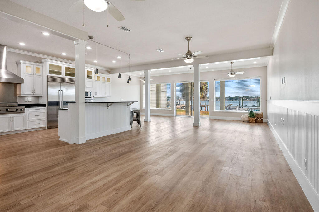 LIGHTHOUSE POINTE - Residential