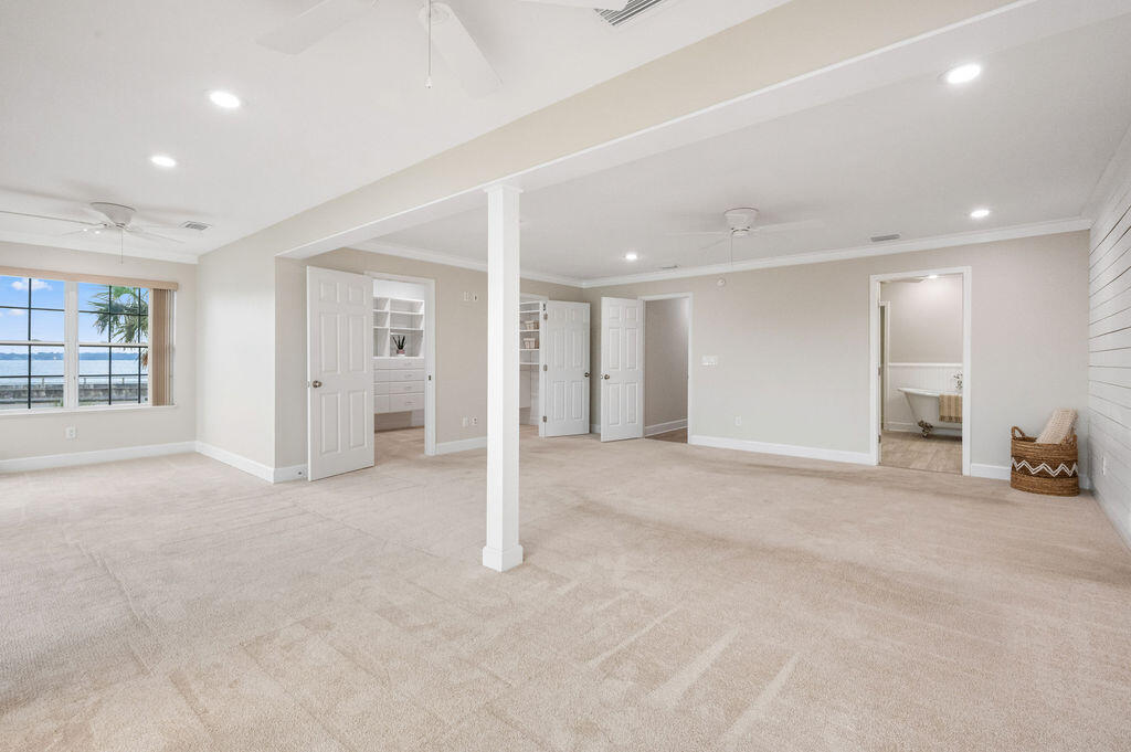 LIGHTHOUSE POINTE - Residential