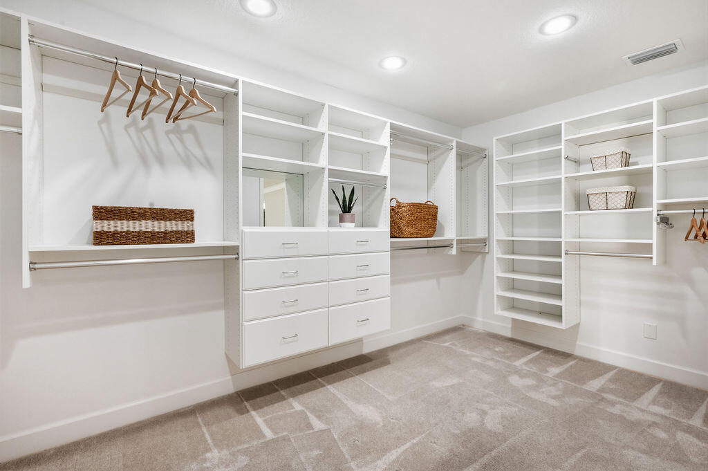 LIGHTHOUSE POINTE - Residential