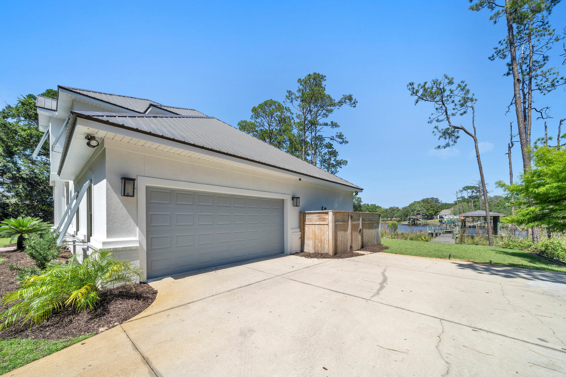 BOTANY BAYOU - Residential