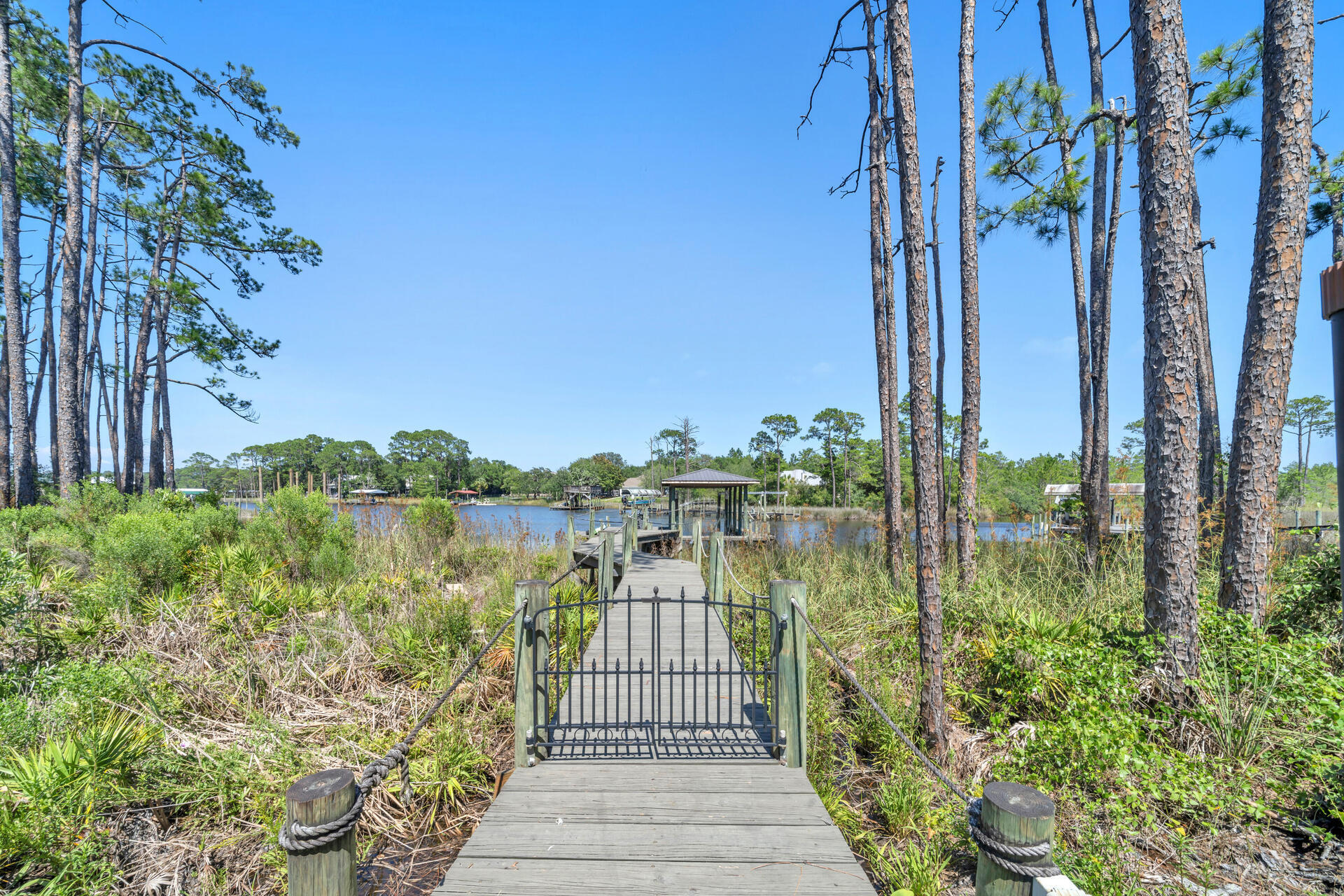 BOTANY BAYOU - Residential