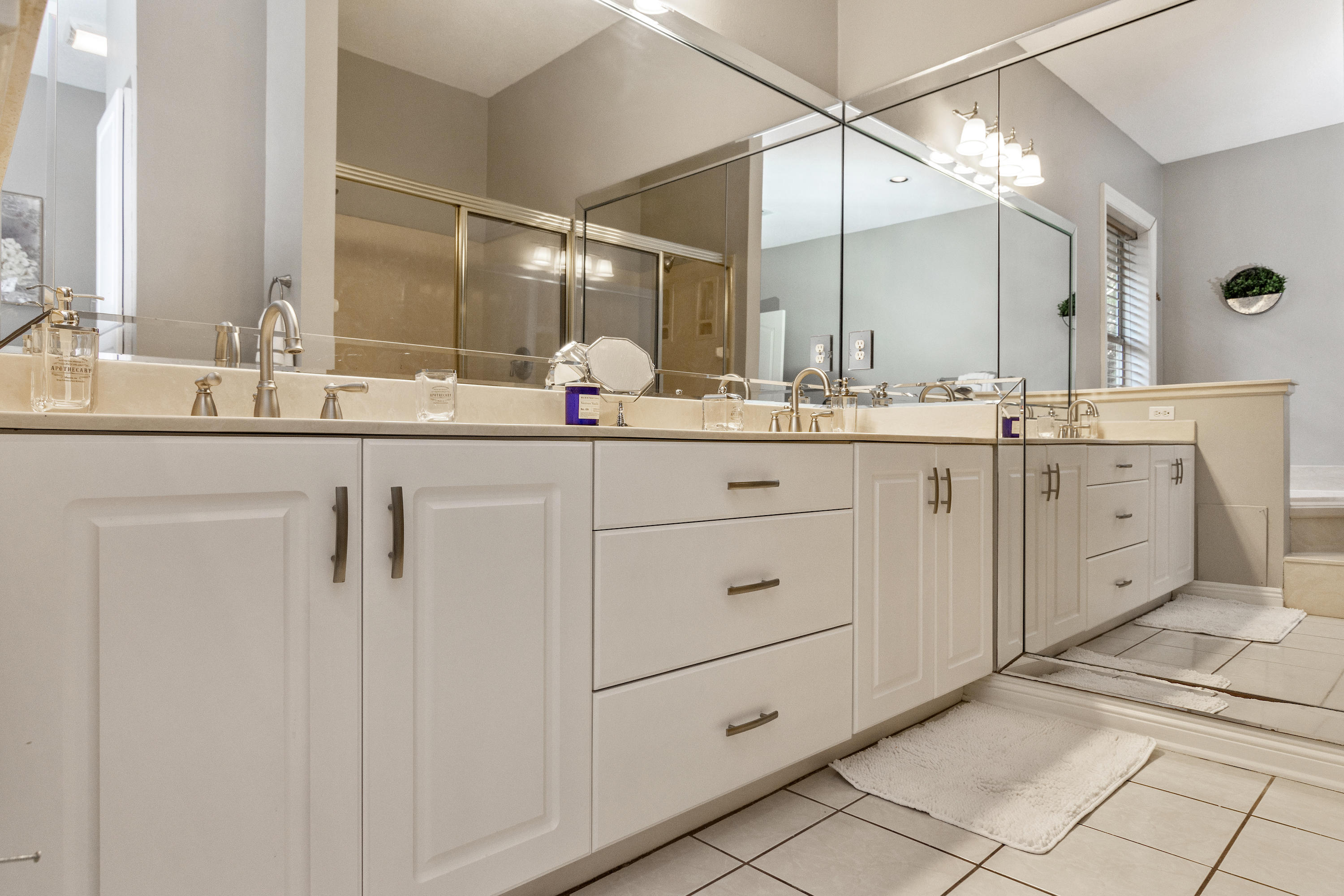 HOLIDAY SHORES ESTATES - Residential