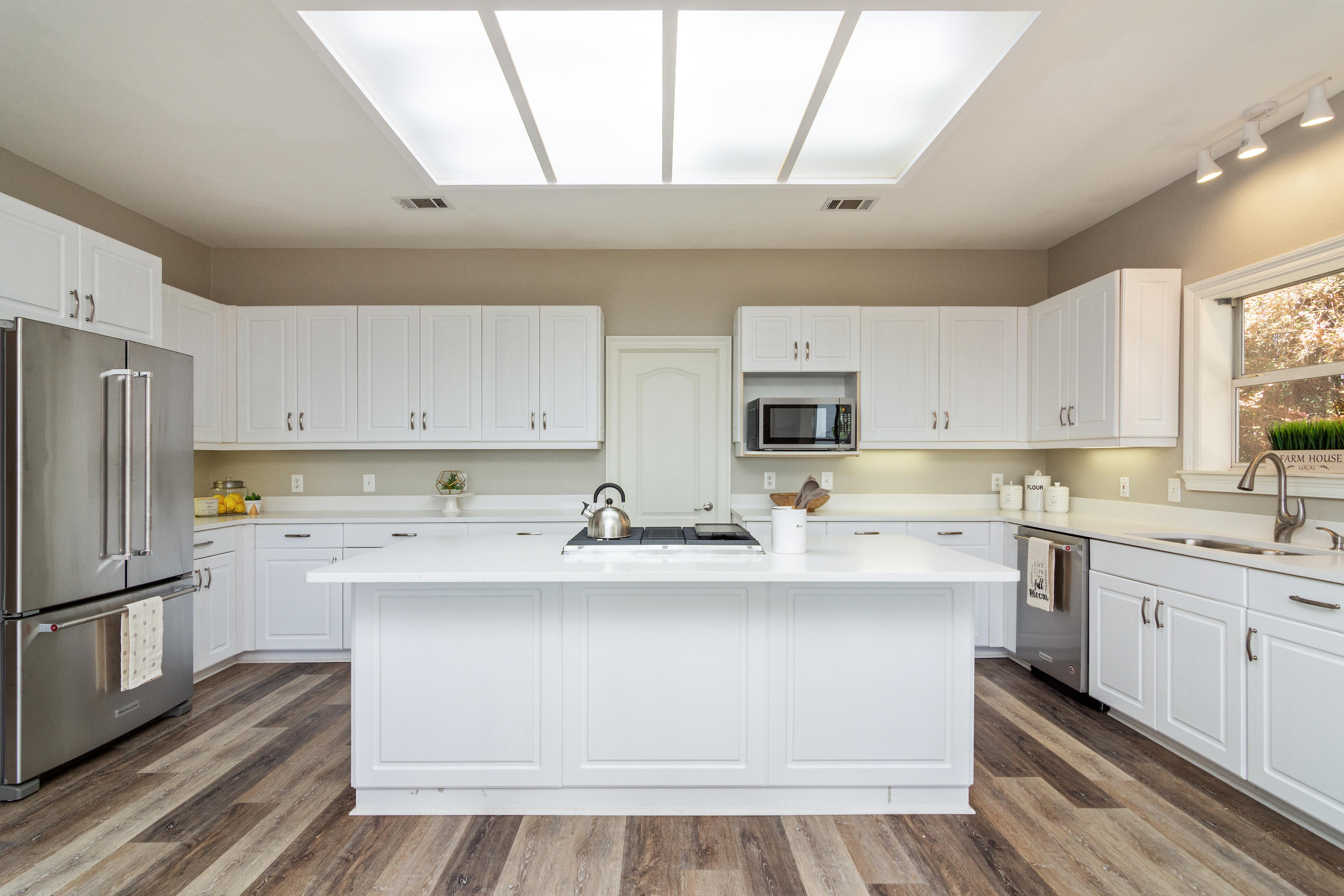 HOLIDAY SHORES ESTATES - Residential