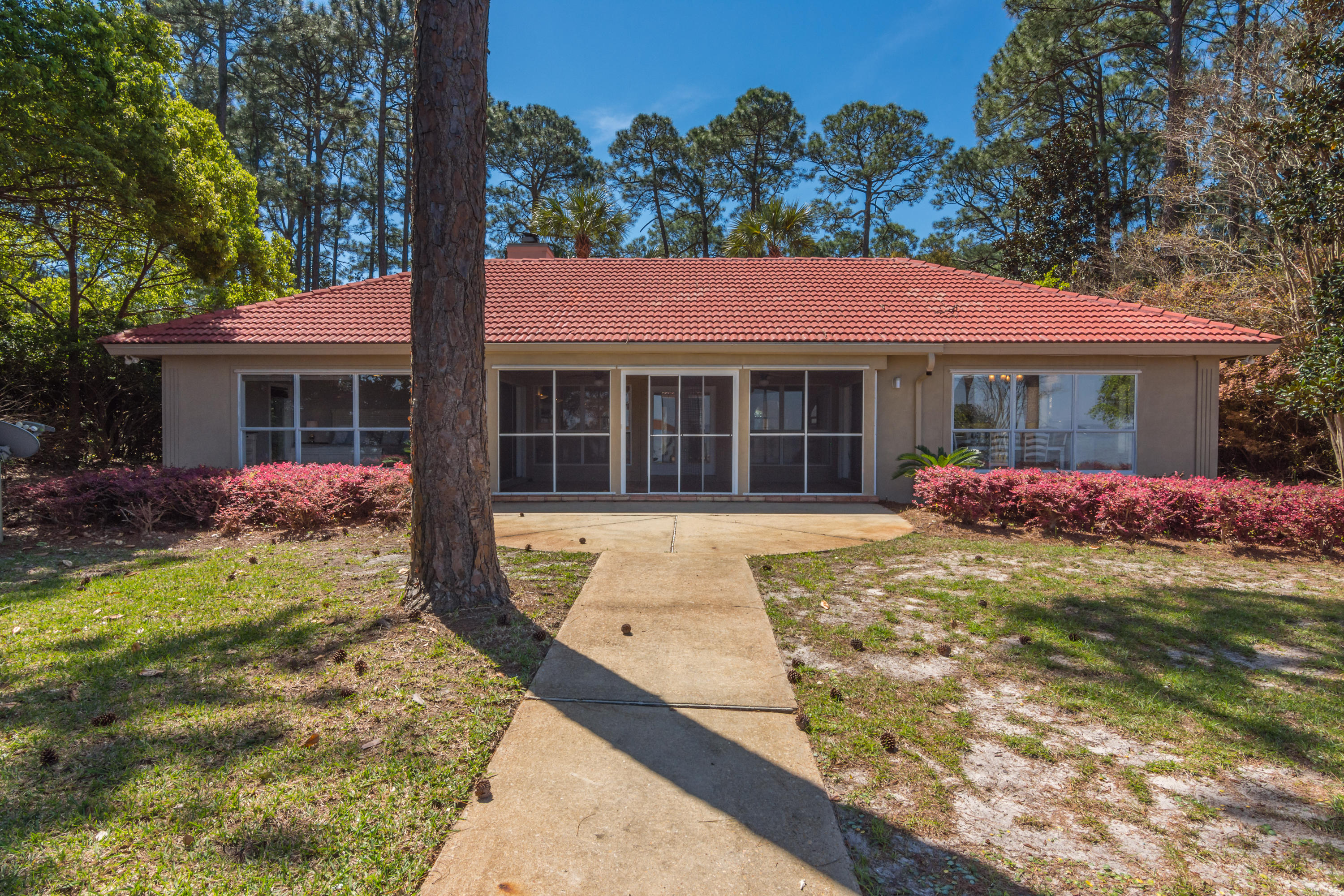 HOLIDAY SHORES ESTATES - Residential