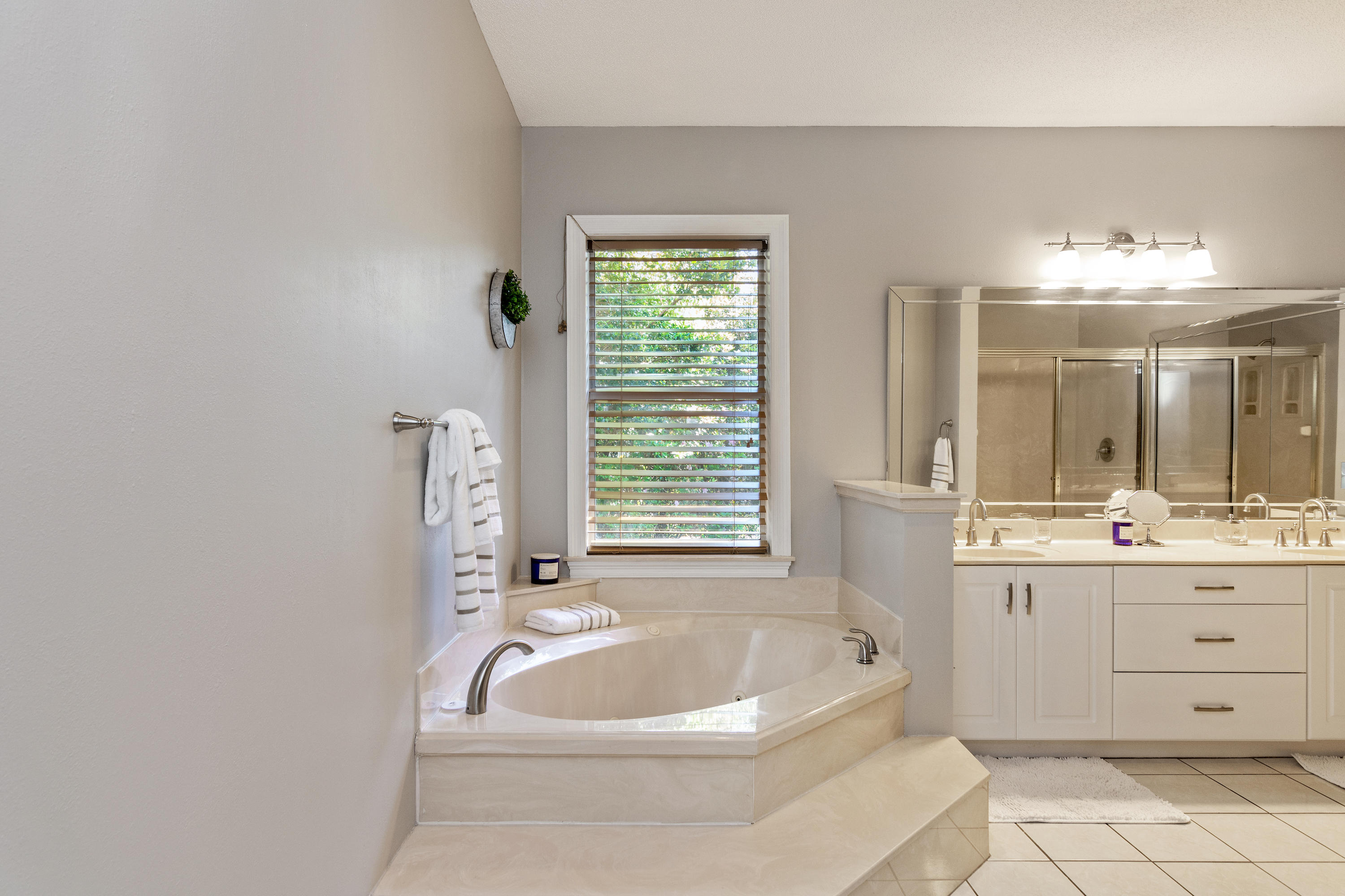 HOLIDAY SHORES ESTATES - Residential