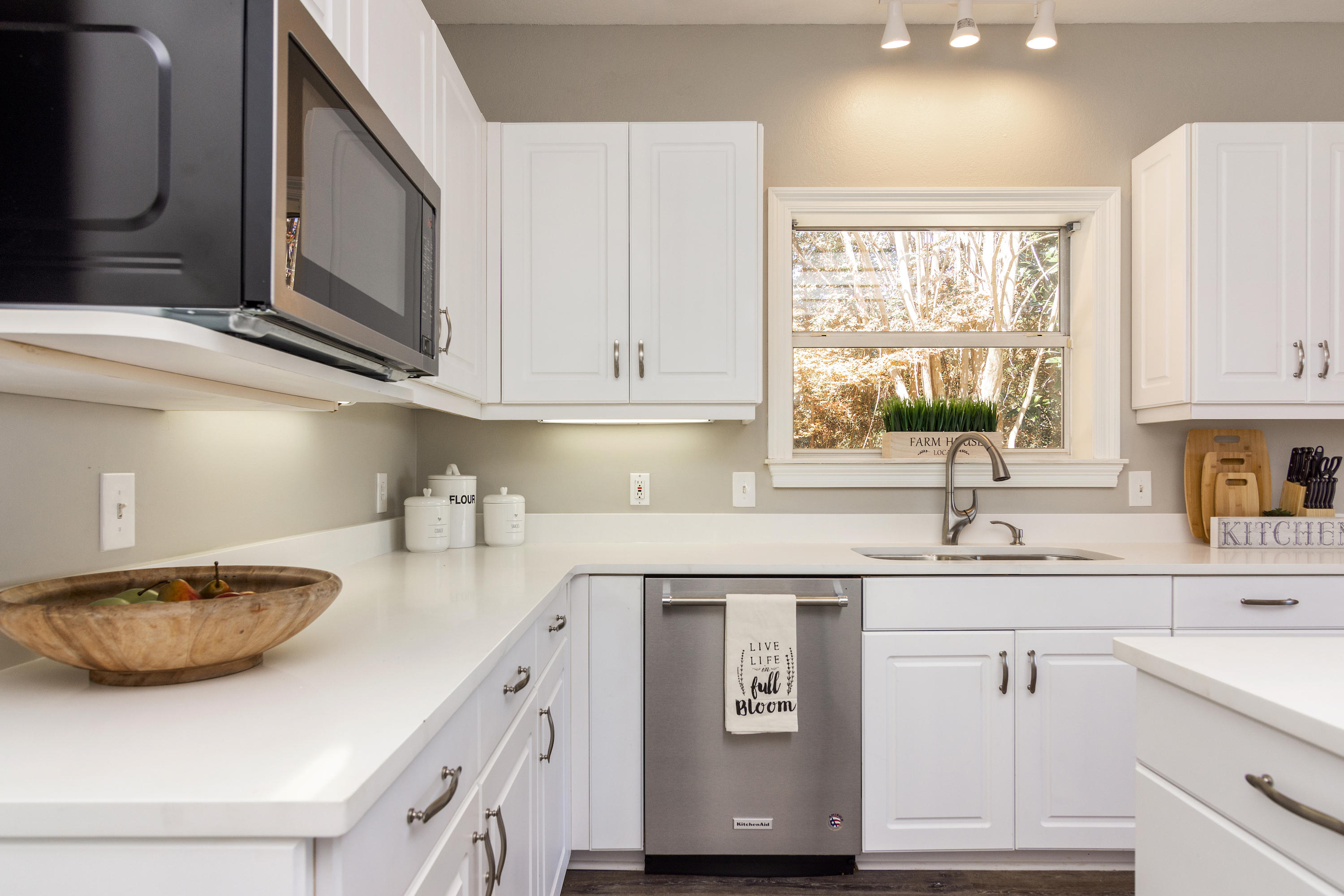 HOLIDAY SHORES ESTATES - Residential