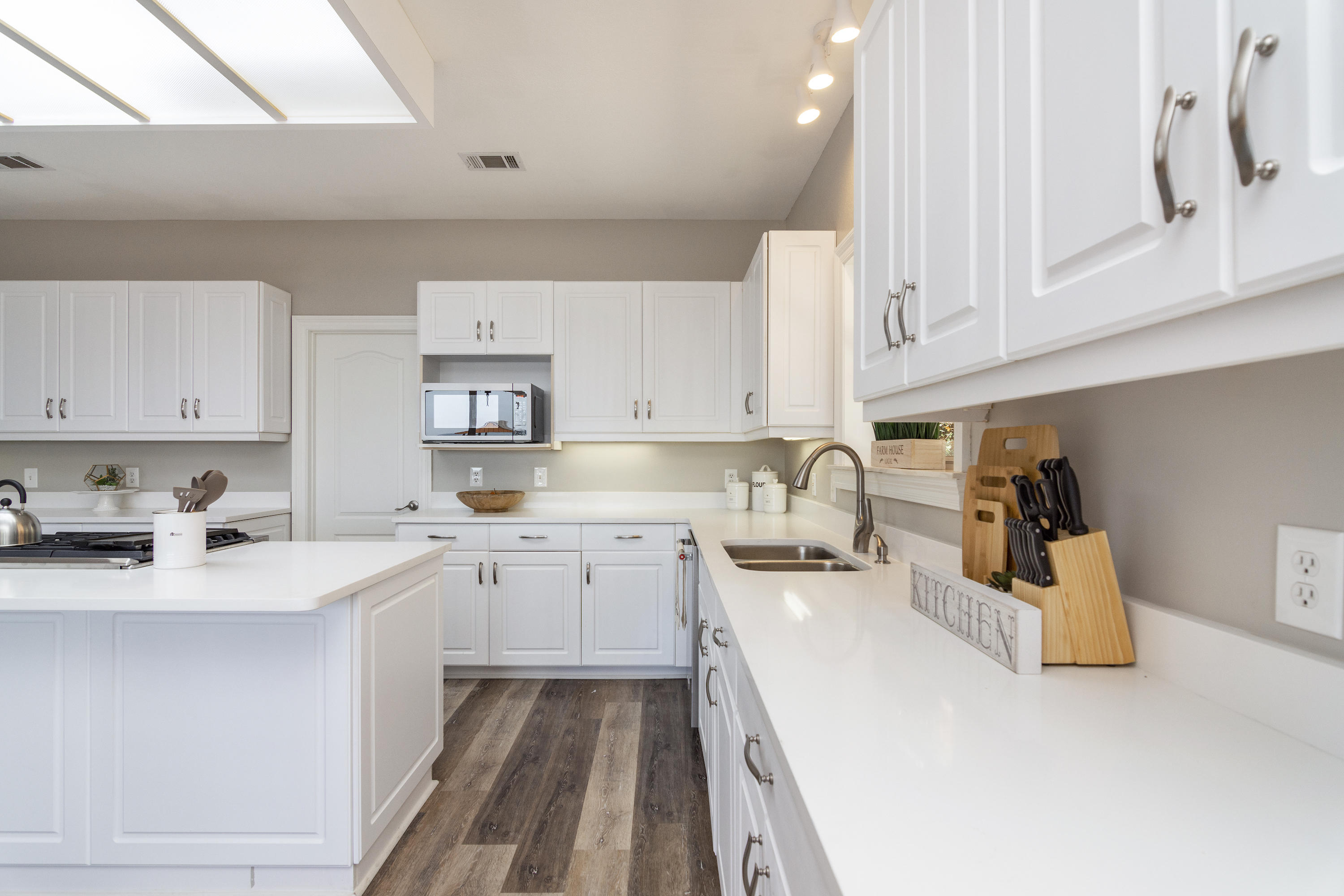 HOLIDAY SHORES ESTATES - Residential