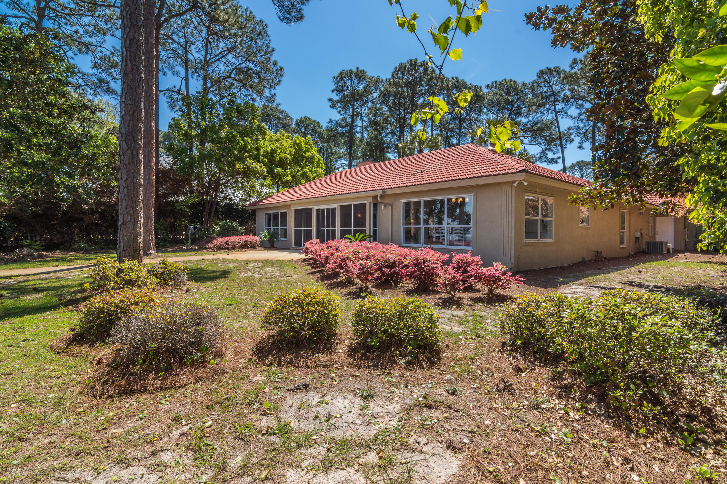 HOLIDAY SHORES ESTATES - Residential