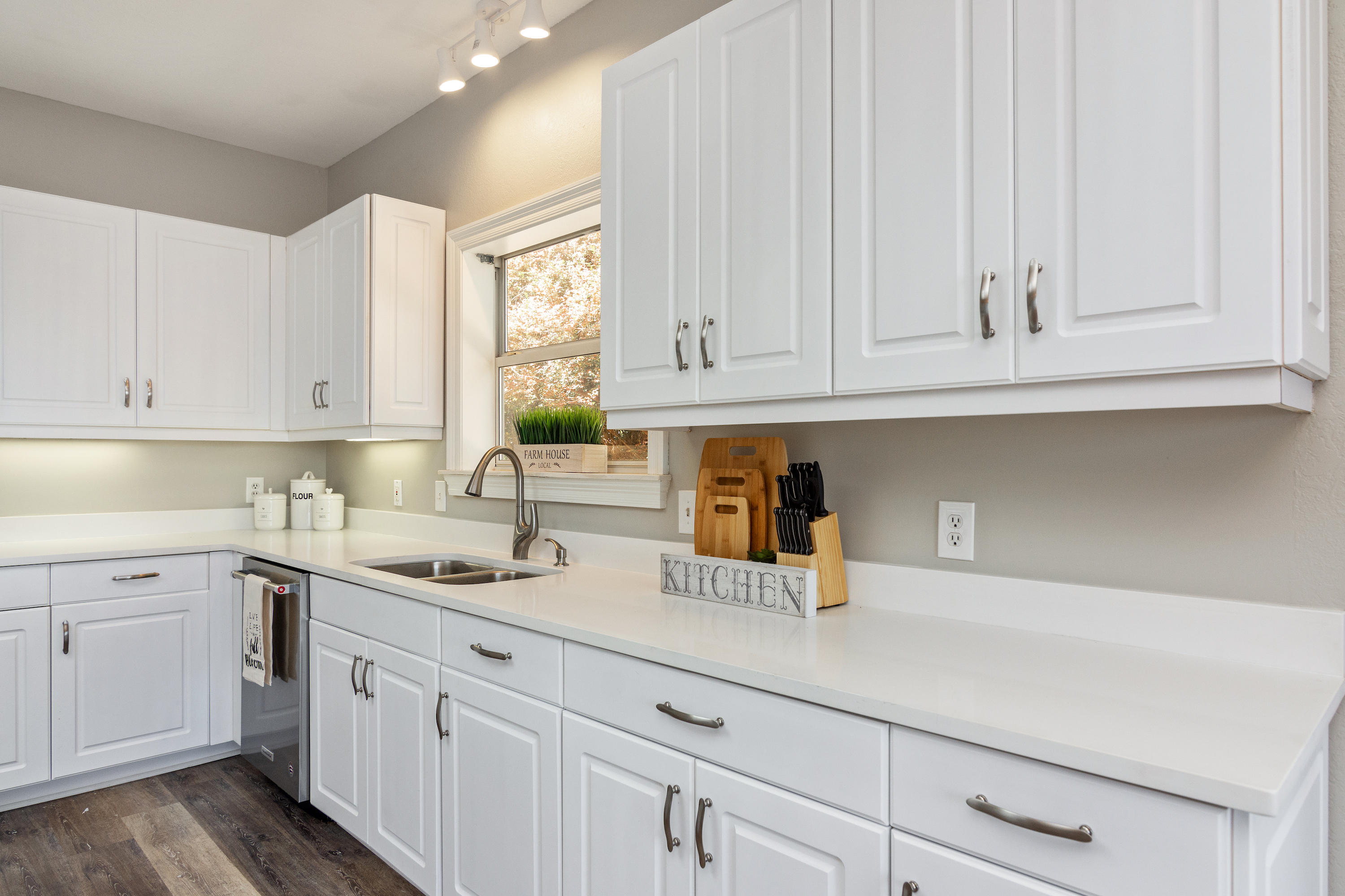 HOLIDAY SHORES ESTATES - Residential