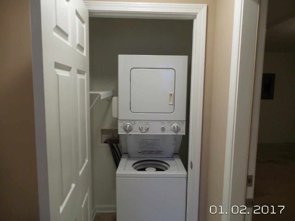 SOUTHWAY EST 2ND ADD LOT 12 BLK 1 - Residential Lease