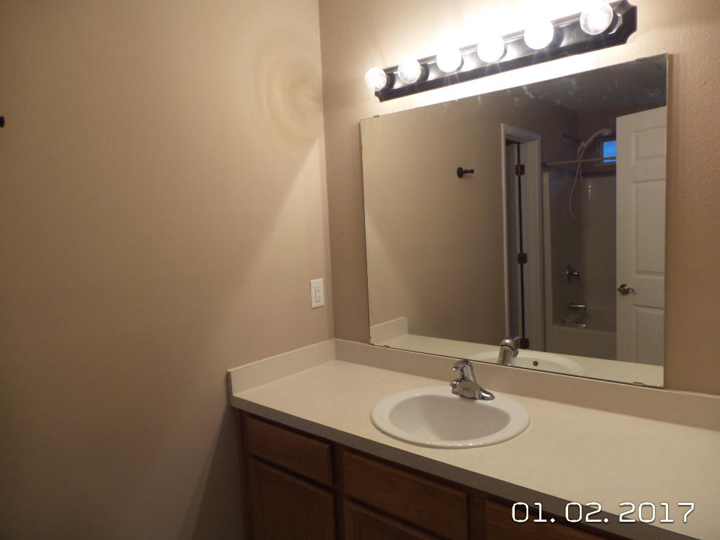 SOUTHWAY EST 2ND ADD LOT 12 BLK 1 - Residential Lease