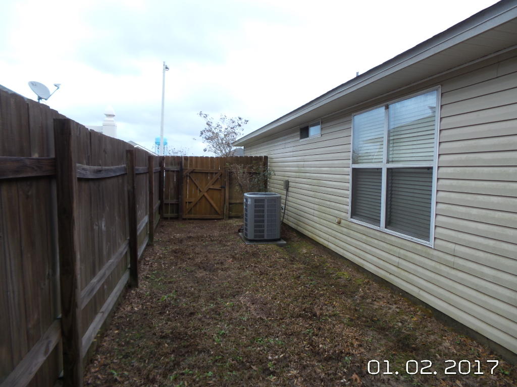 SOUTHWAY EST 2ND ADD LOT 12 BLK 1 - Residential Lease