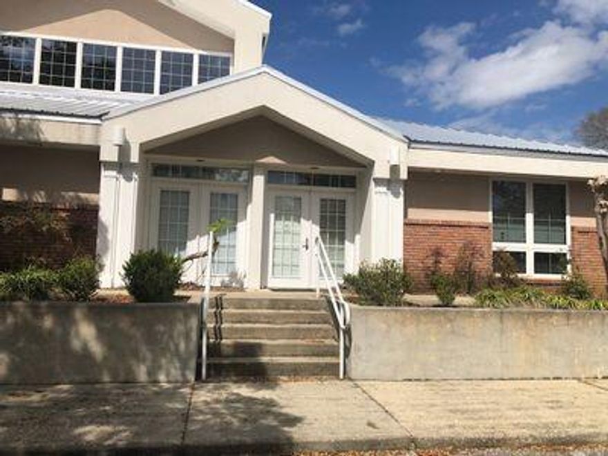 1800 SF Office located in Mary Esther just east of Hurlburt AFB, 2 story office in a Professional Office Park, conveniently located, great professional space for many different uses.