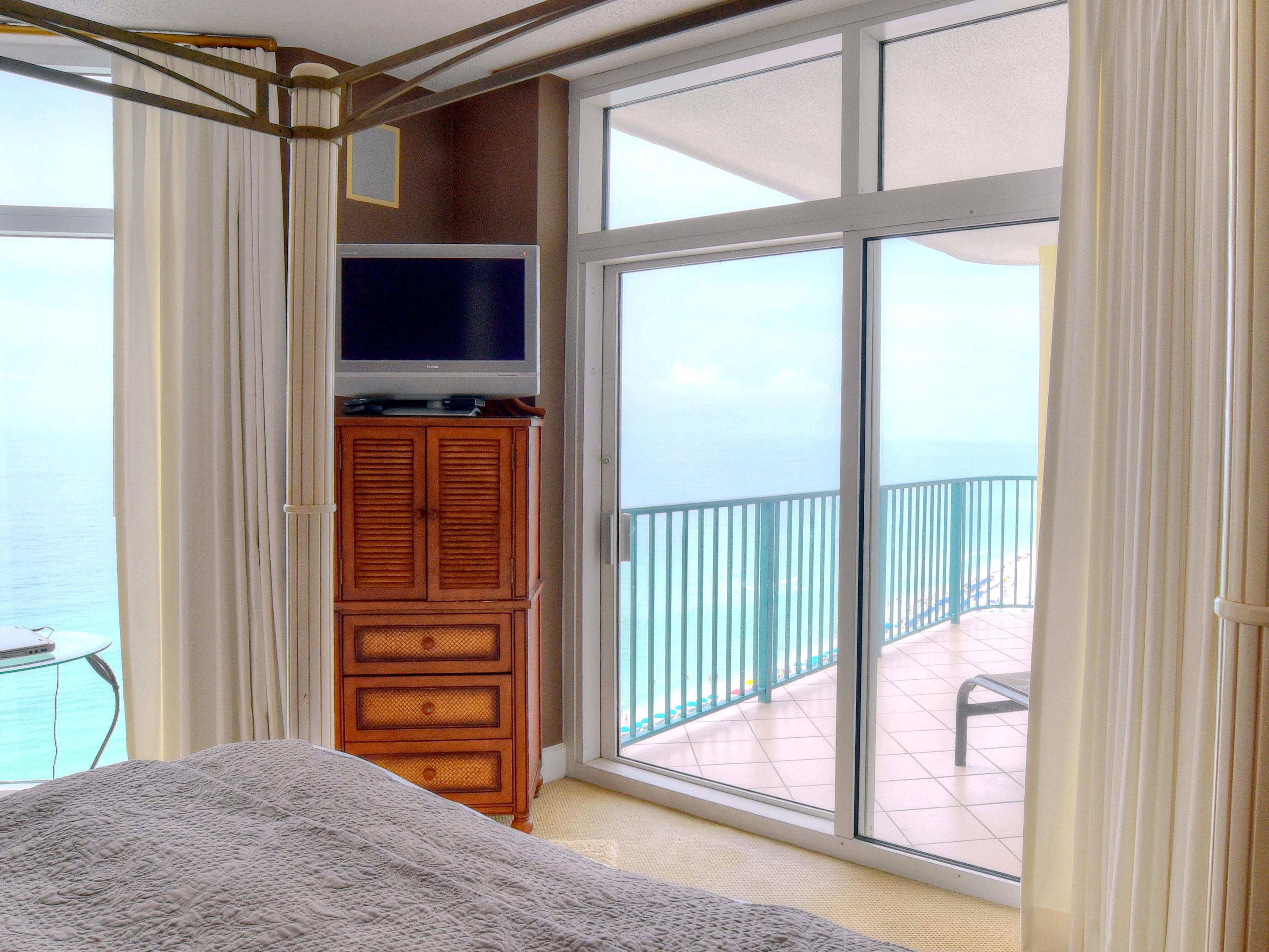 JADE EAST TOWERS - Residential