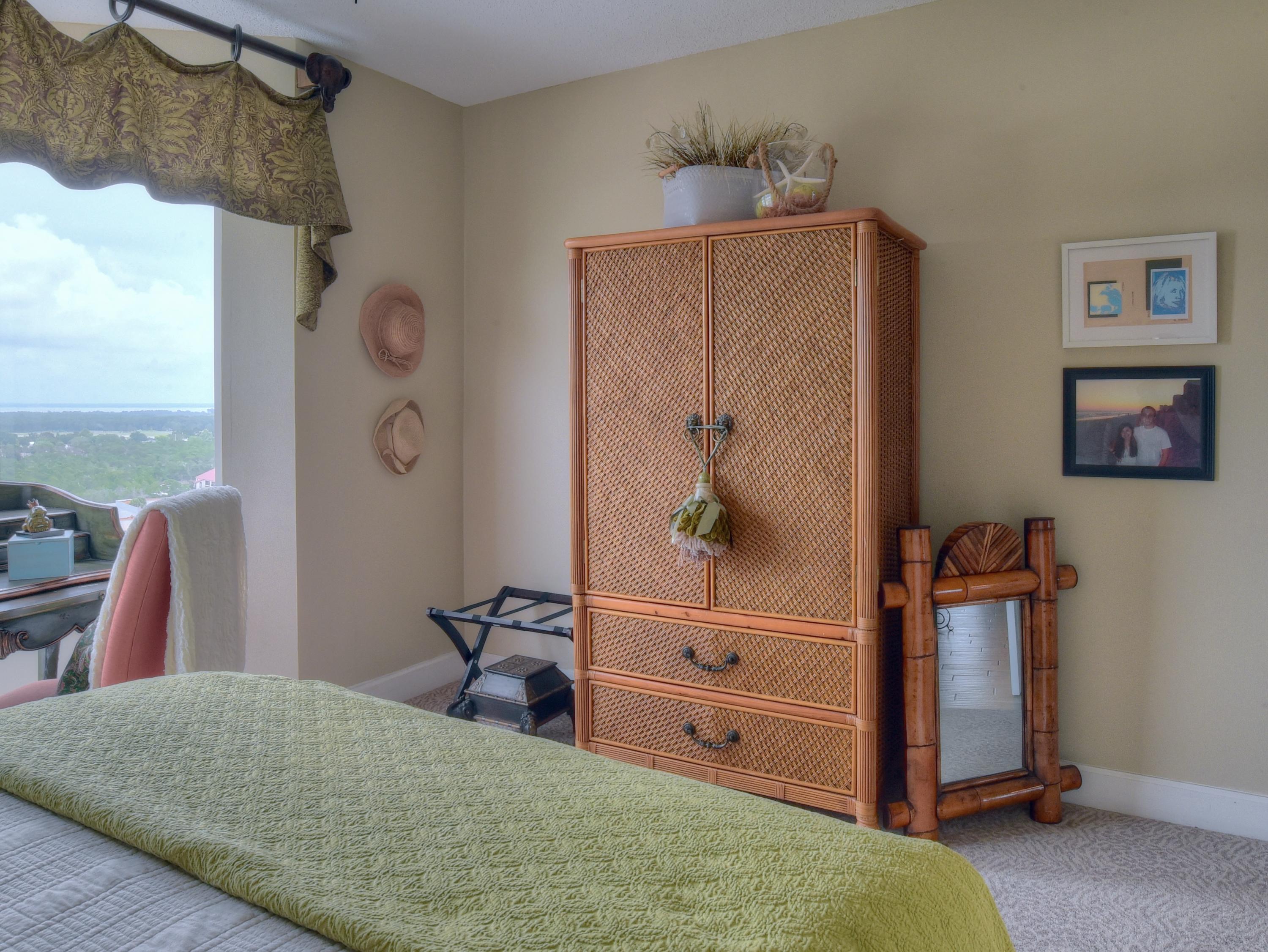 JADE EAST TOWERS - Residential