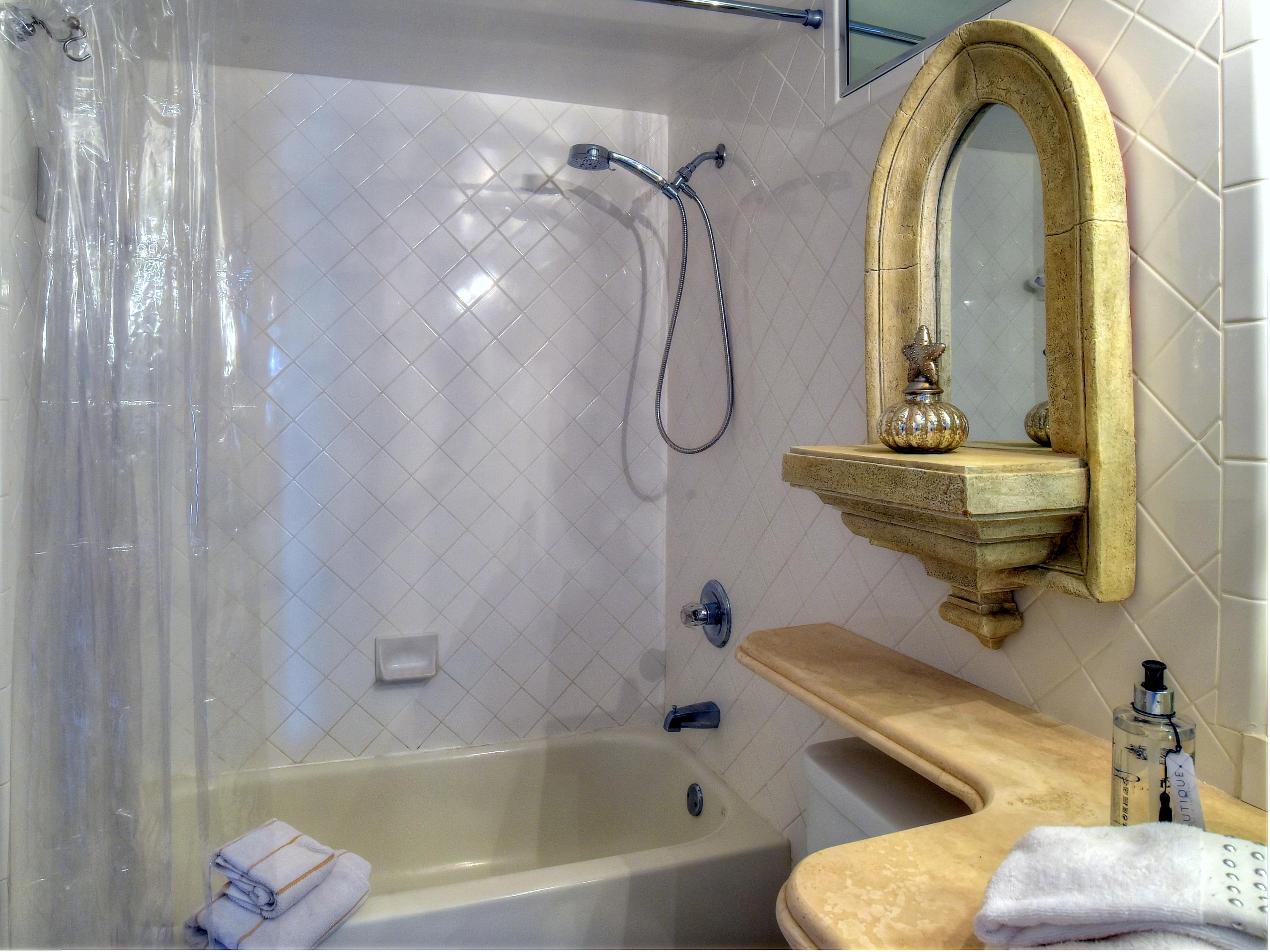 JADE EAST TOWERS - Residential