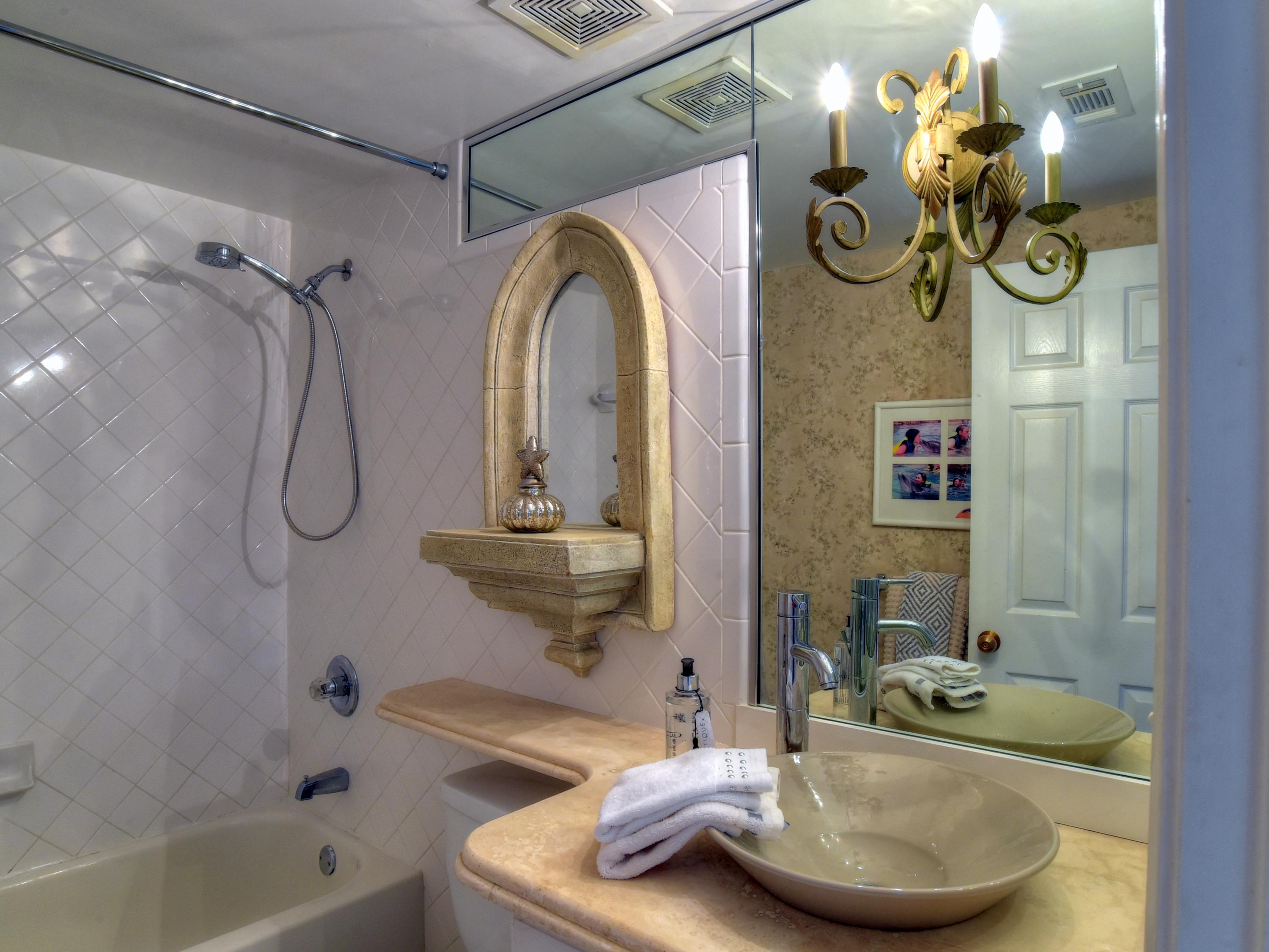 JADE EAST TOWERS - Residential