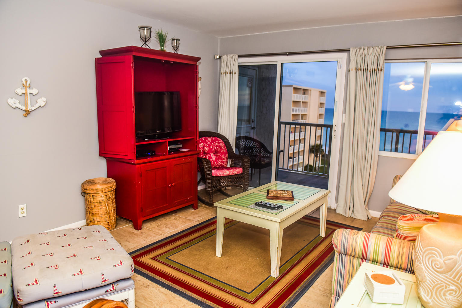 HOLIDAY SURF & RACQUET CLUB - Residential