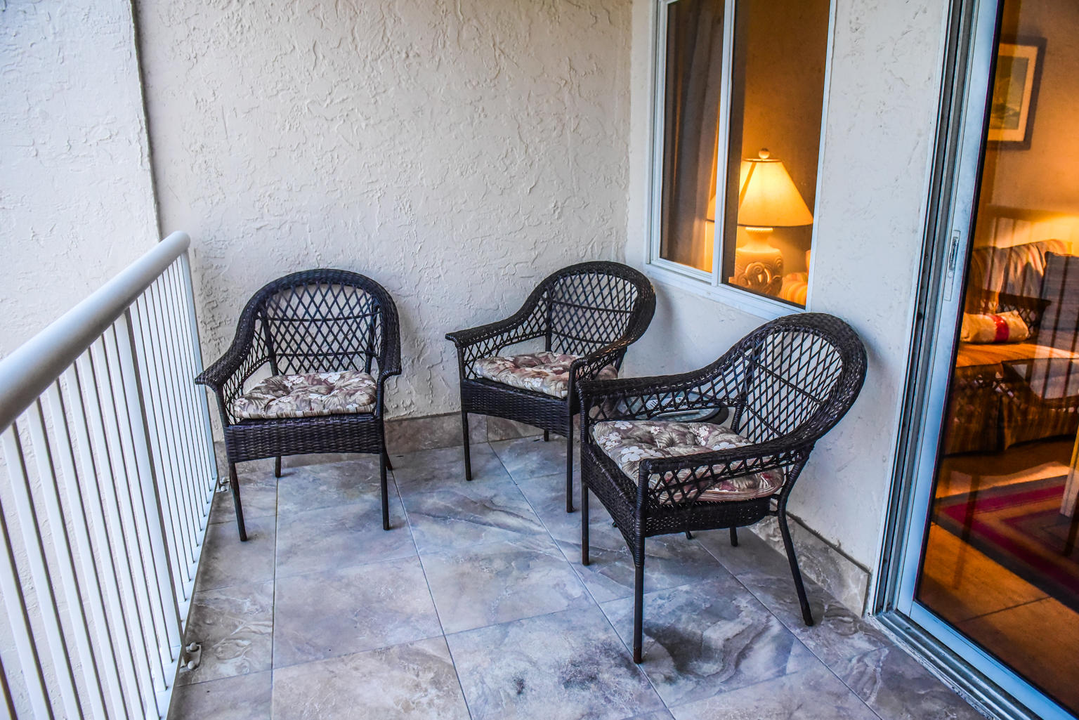 HOLIDAY SURF & RACQUET CLUB - Residential