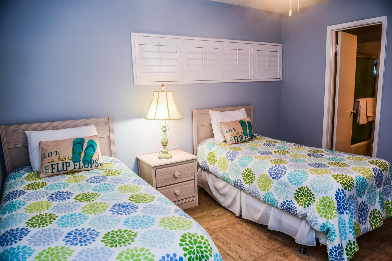 HOLIDAY SURF & RACQUET CLUB - Residential