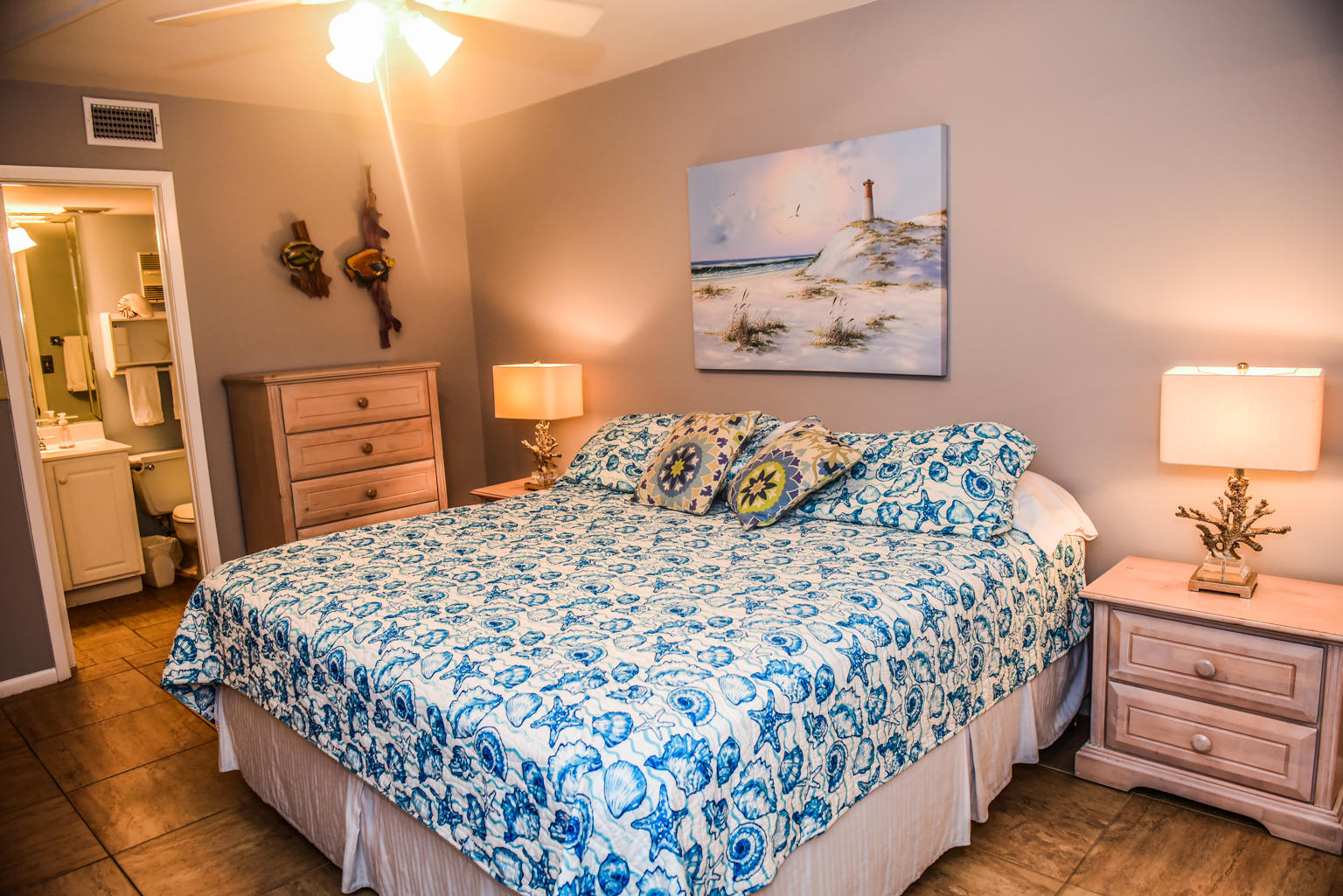 HOLIDAY SURF & RACQUET CLUB - Residential