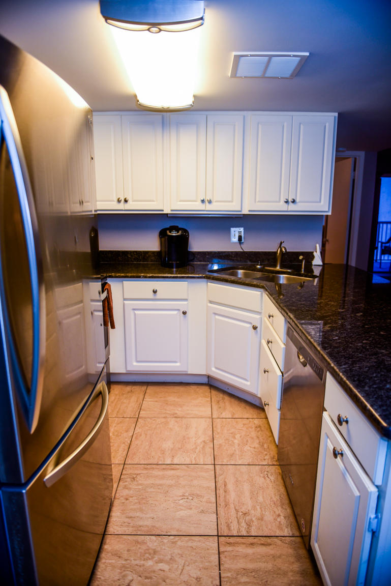 HOLIDAY SURF & RACQUET CLUB - Residential