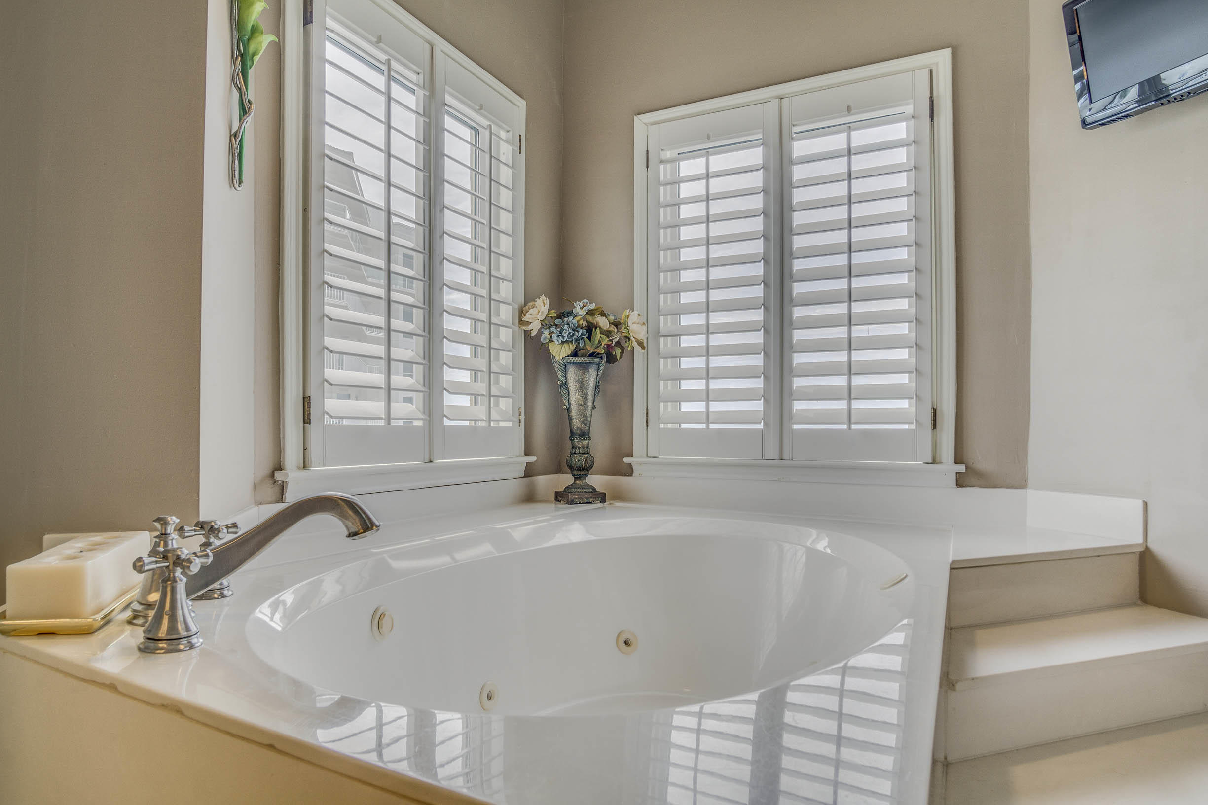 WATERVIEW TOWERS YACHT CLUB - Residential