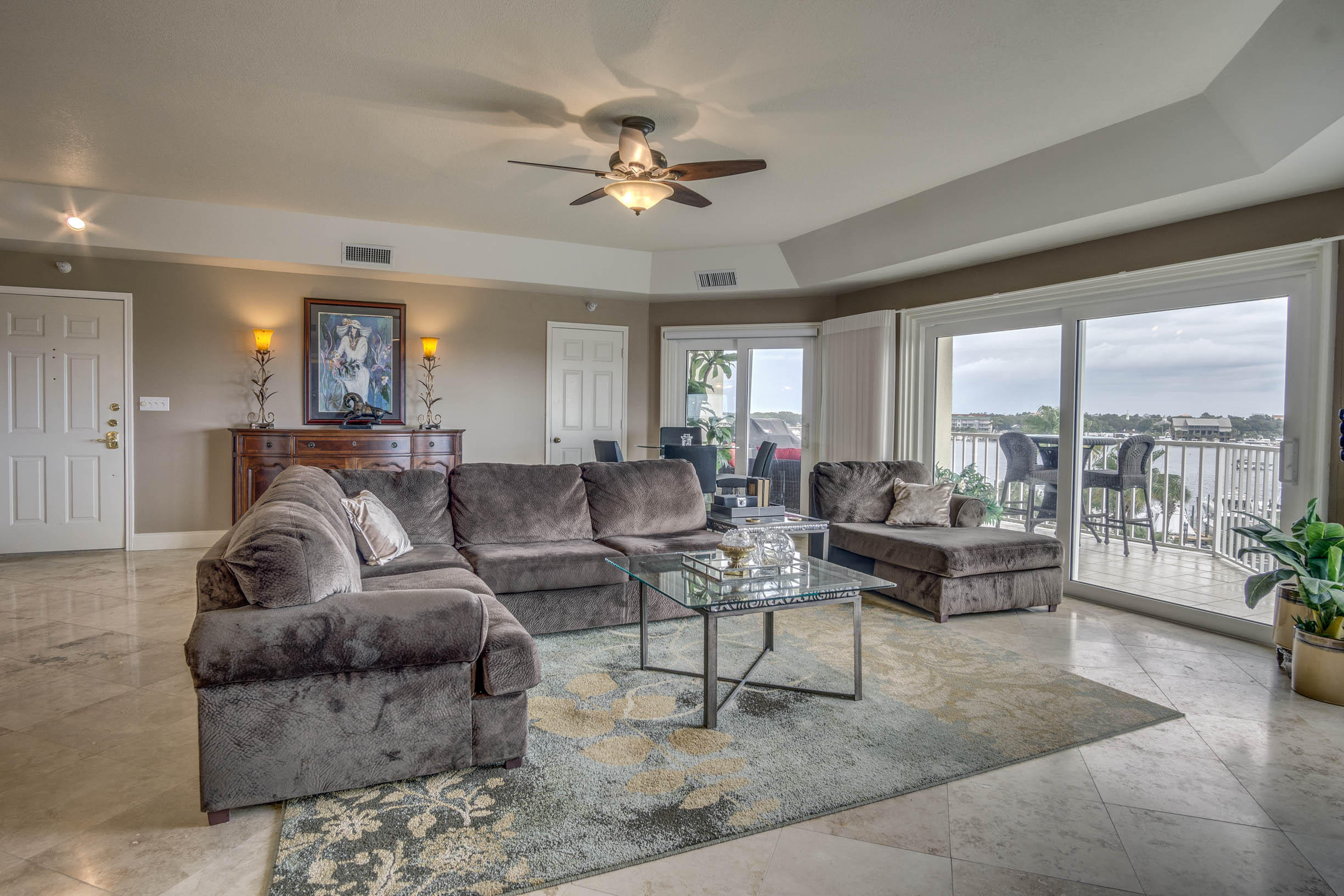 WATERVIEW TOWERS YACHT CLUB - Residential