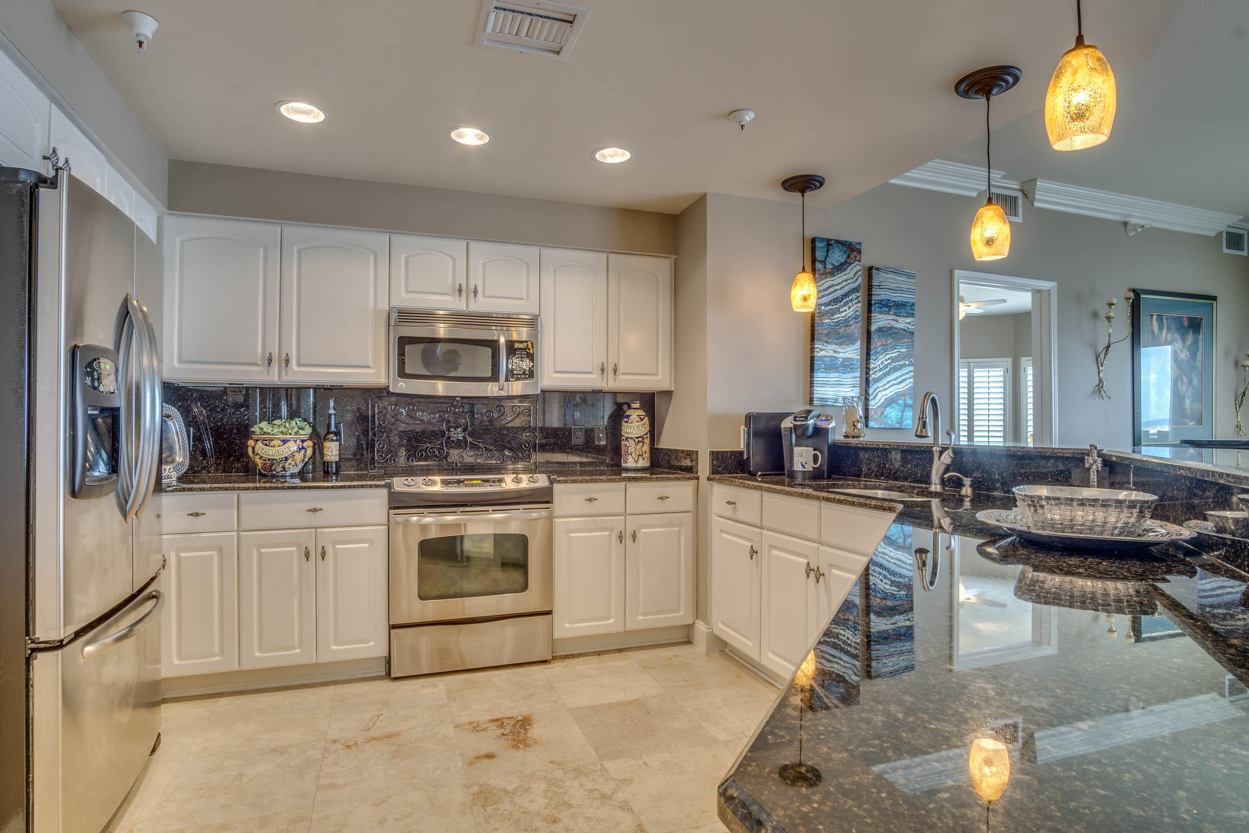 WATERVIEW TOWERS YACHT CLUB - Residential