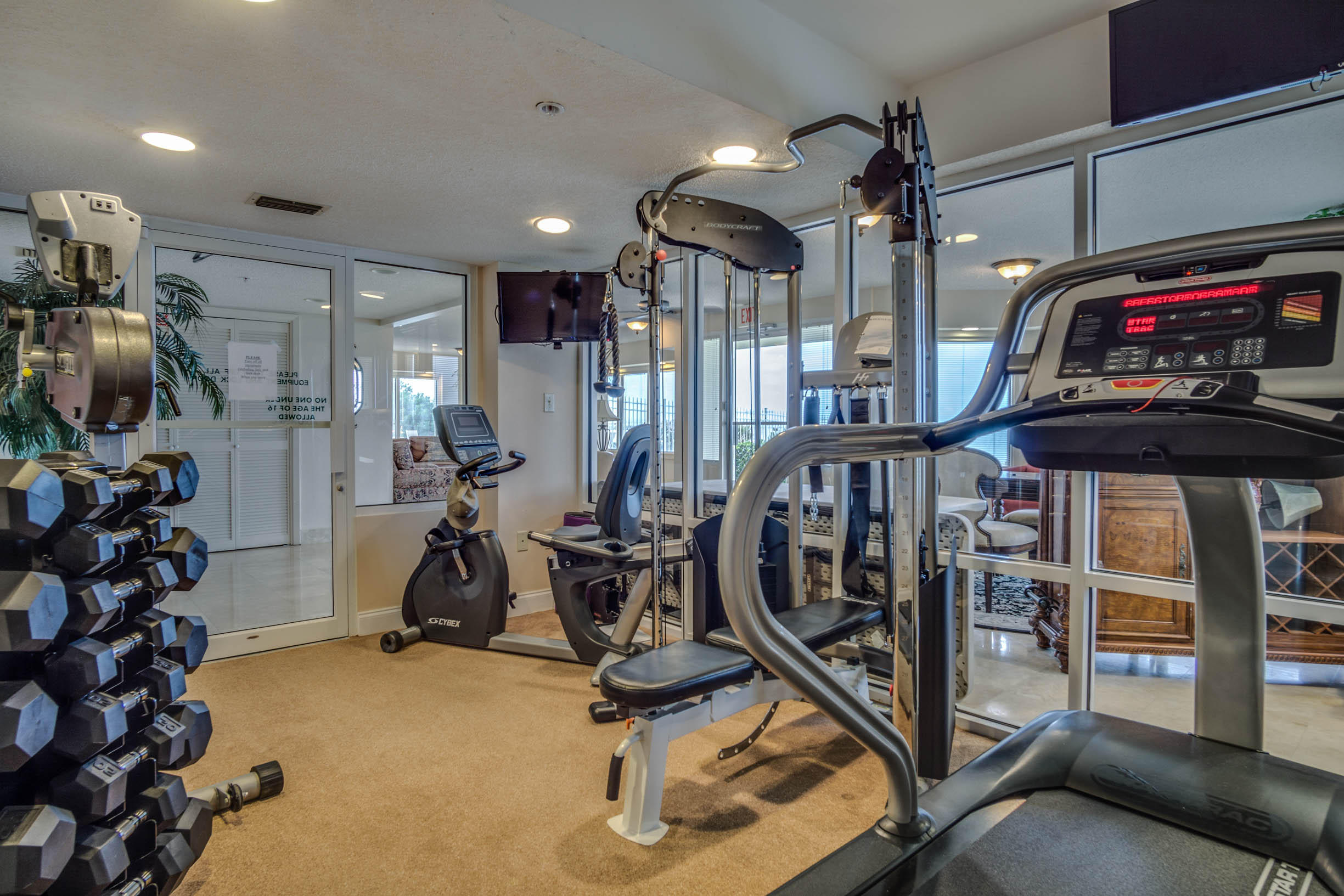 WATERVIEW TOWERS YACHT CLUB - Residential