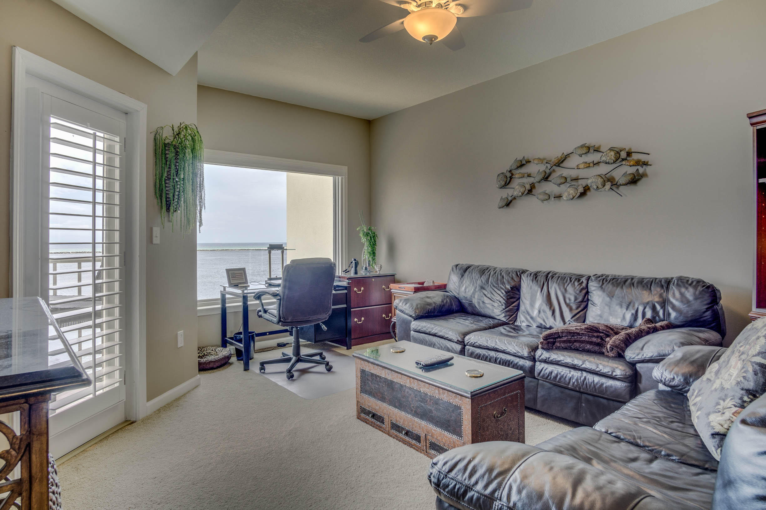 WATERVIEW TOWERS YACHT CLUB - Residential