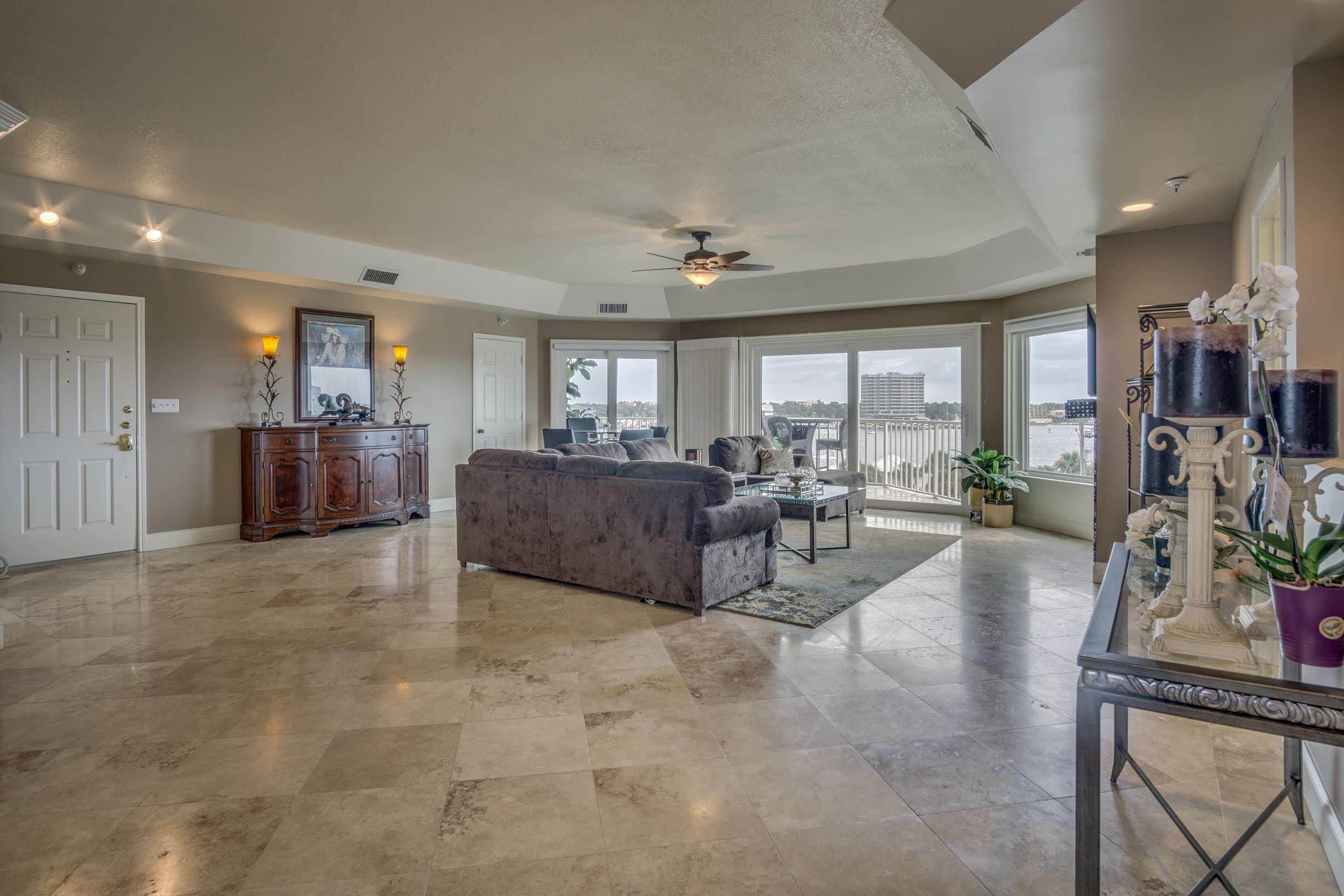 WATERVIEW TOWERS YACHT CLUB - Residential