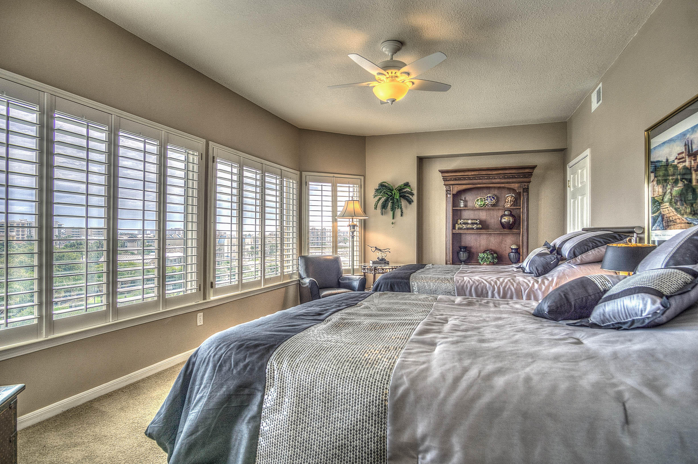 WATERVIEW TOWERS YACHT CLUB - Residential