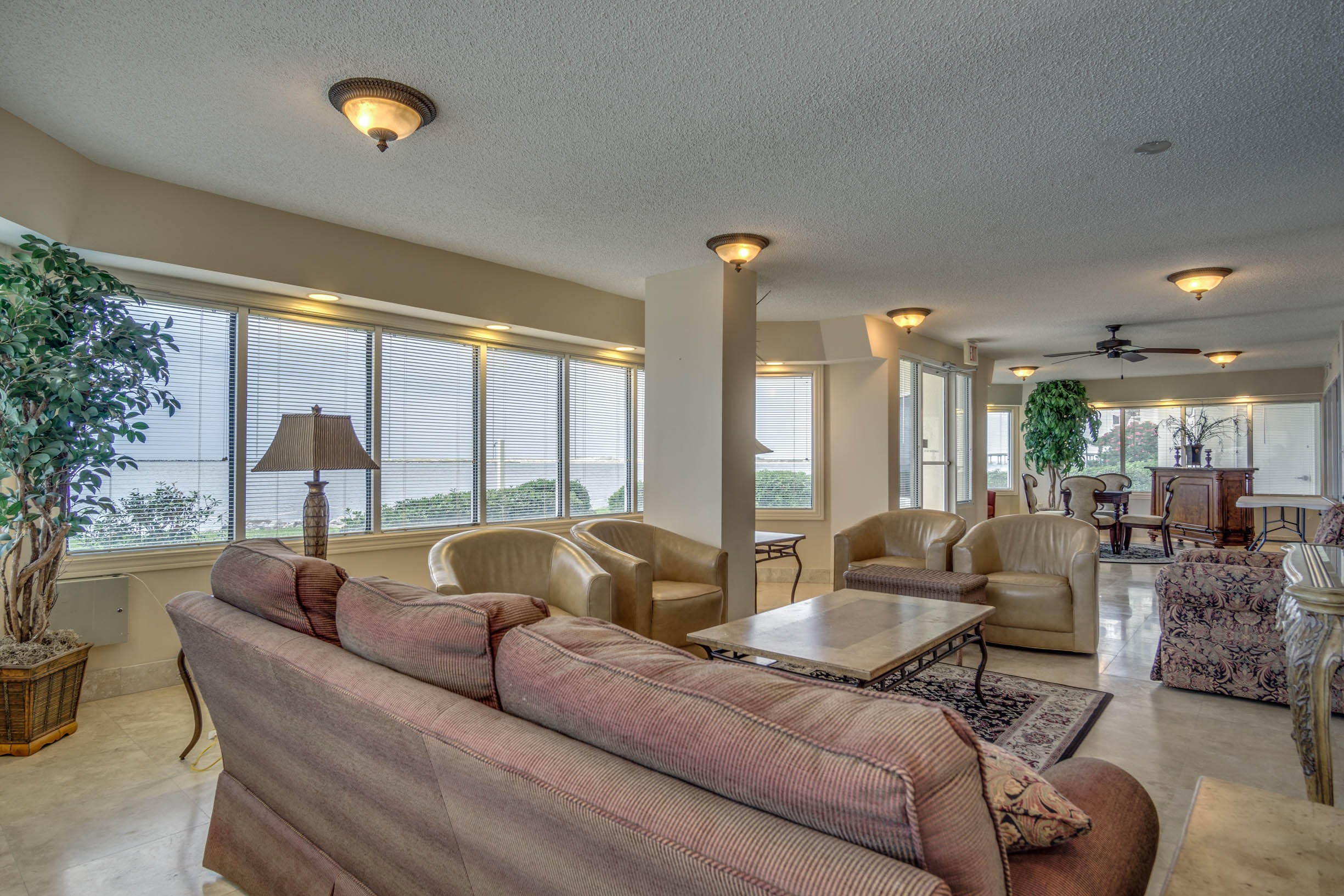 WATERVIEW TOWERS YACHT CLUB - Residential