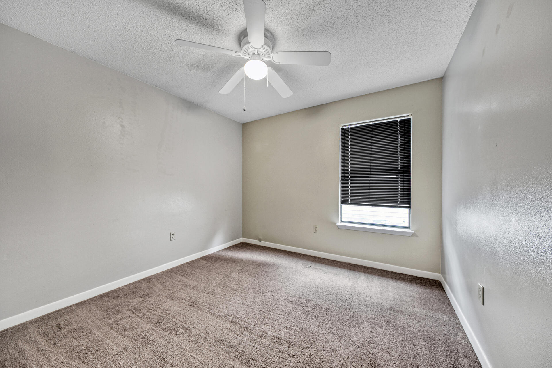 HIDDEN TRAIL PHASE I LOT 6 - Residential