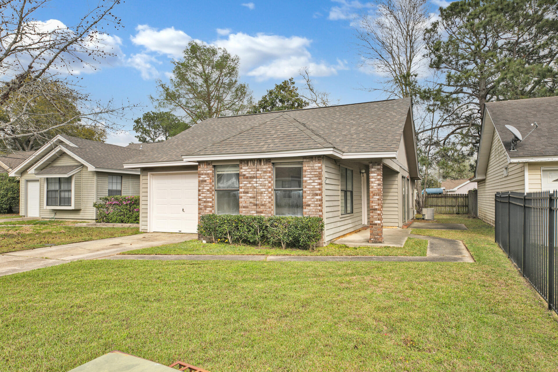 HIDDEN TRAIL PHASE I LOT 6 - Residential