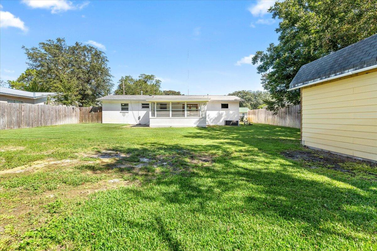 SEABREEZE 6TH ADD LOT 3 BLK G - Residential