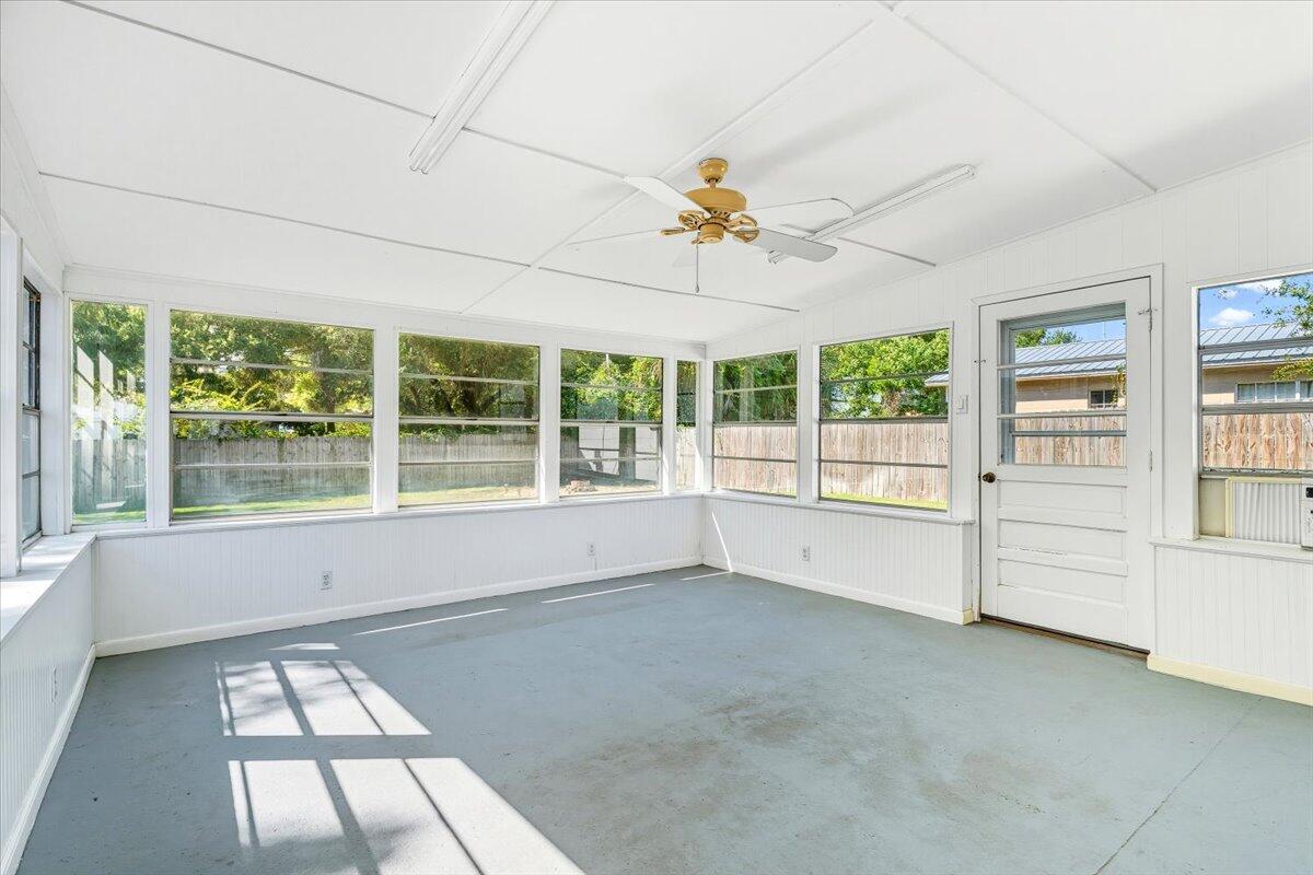 SEABREEZE 6TH ADD LOT 3 BLK G - Residential