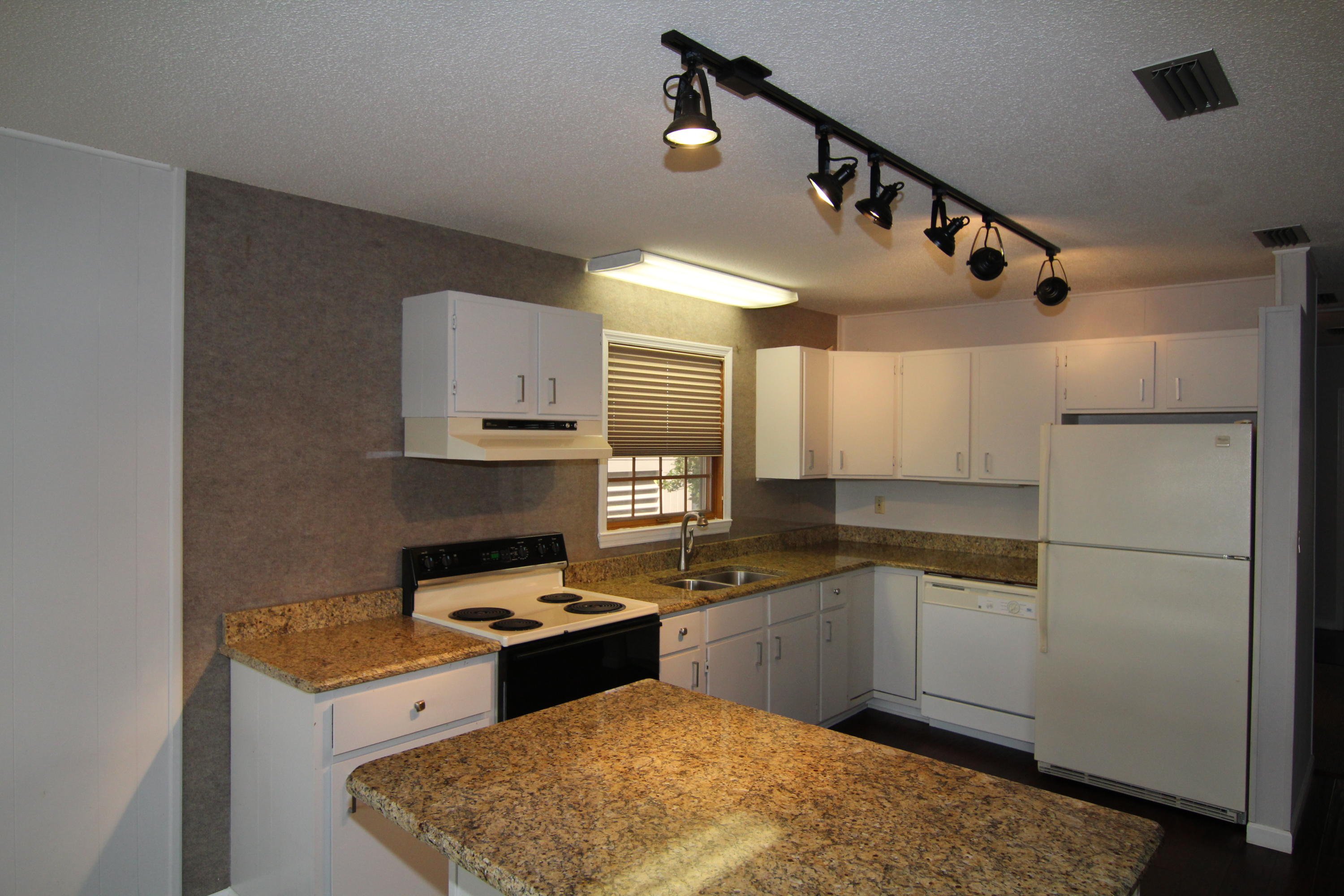 ARKIE & J E ALLEN S/D - Residential