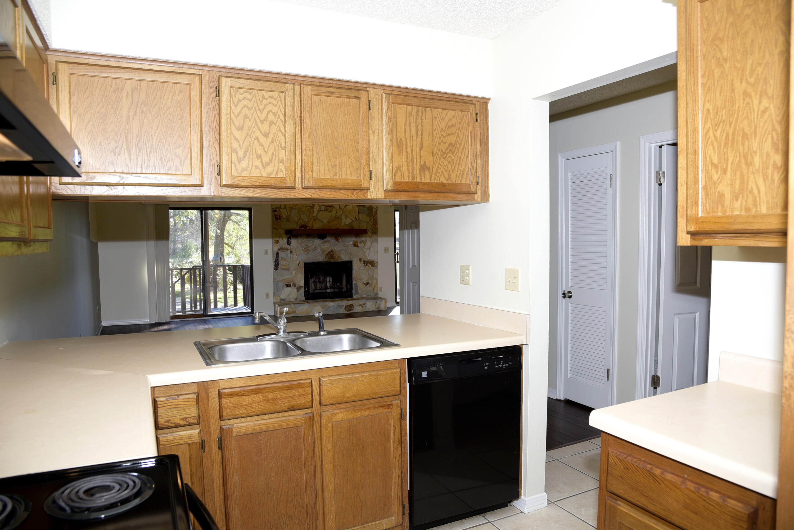 HIDDEN COVE T/H - Residential