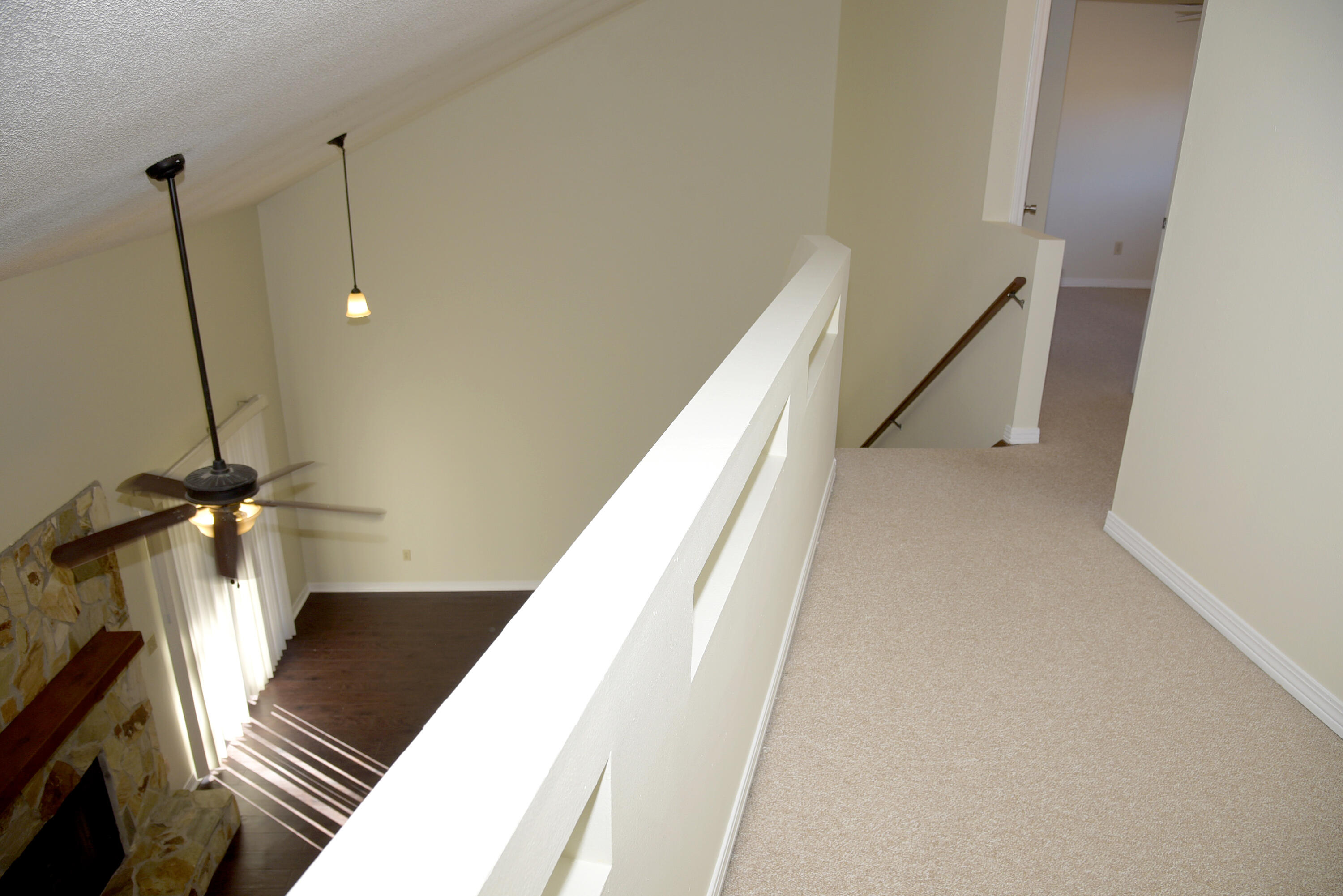 HIDDEN COVE T/H - Residential