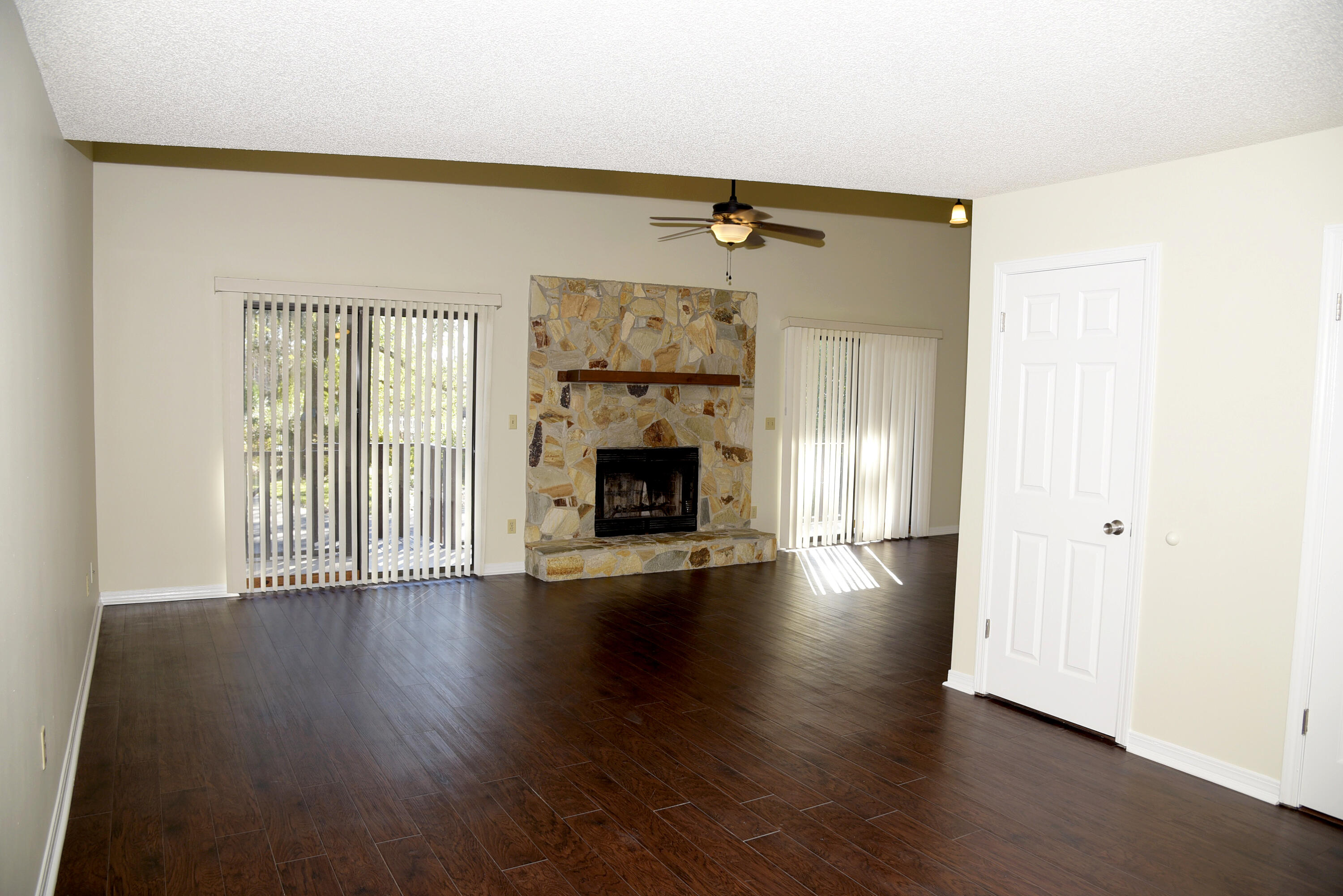 HIDDEN COVE T/H - Residential