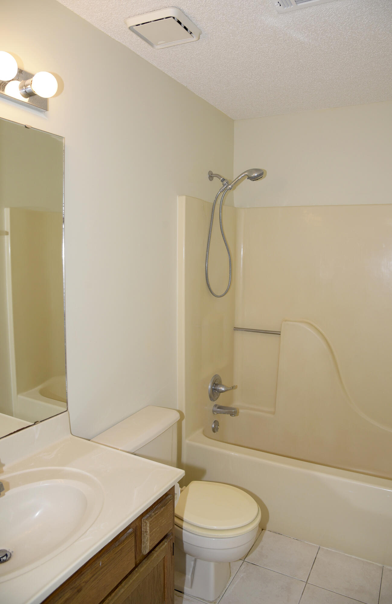 HIDDEN COVE T/H - Residential