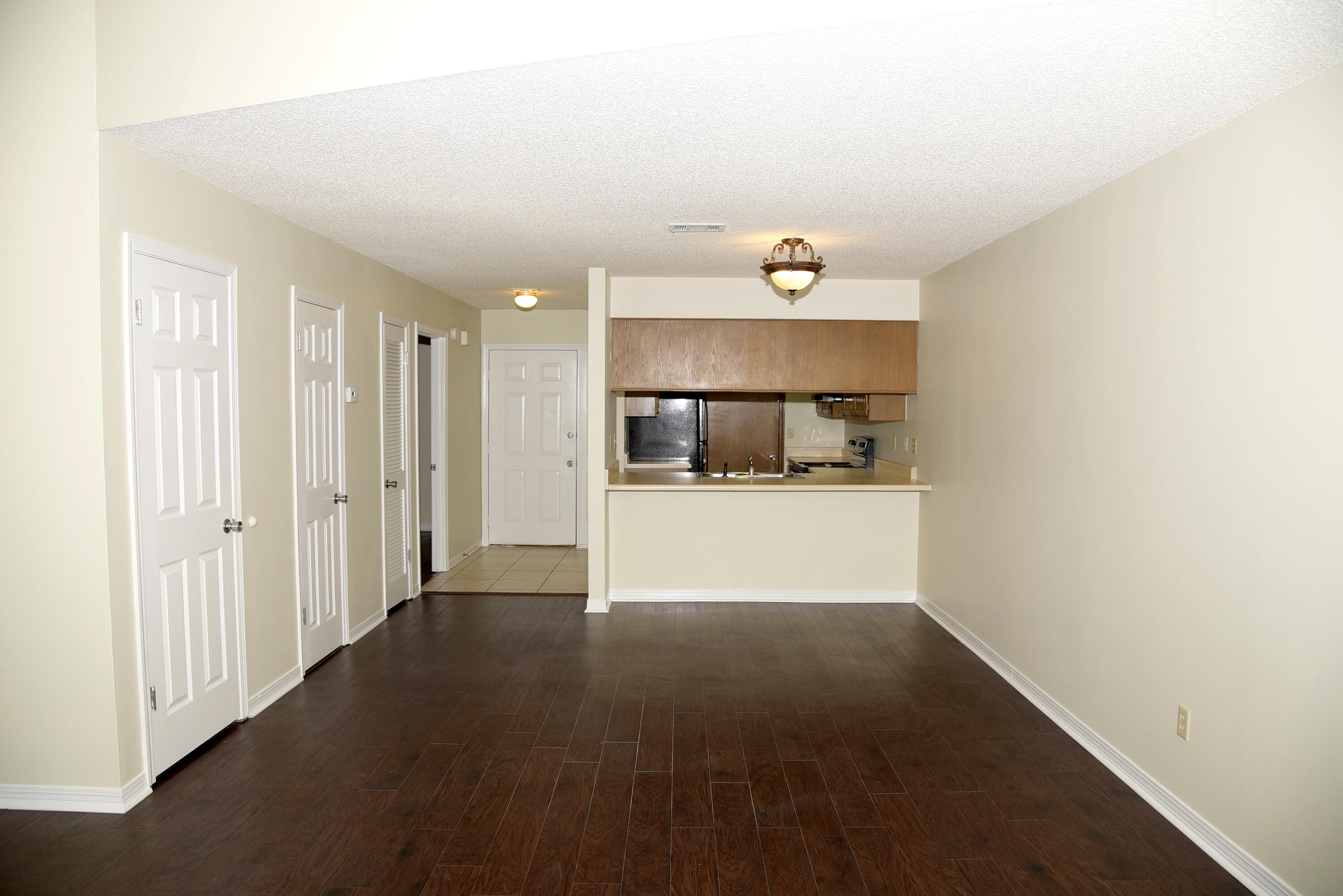 HIDDEN COVE T/H - Residential