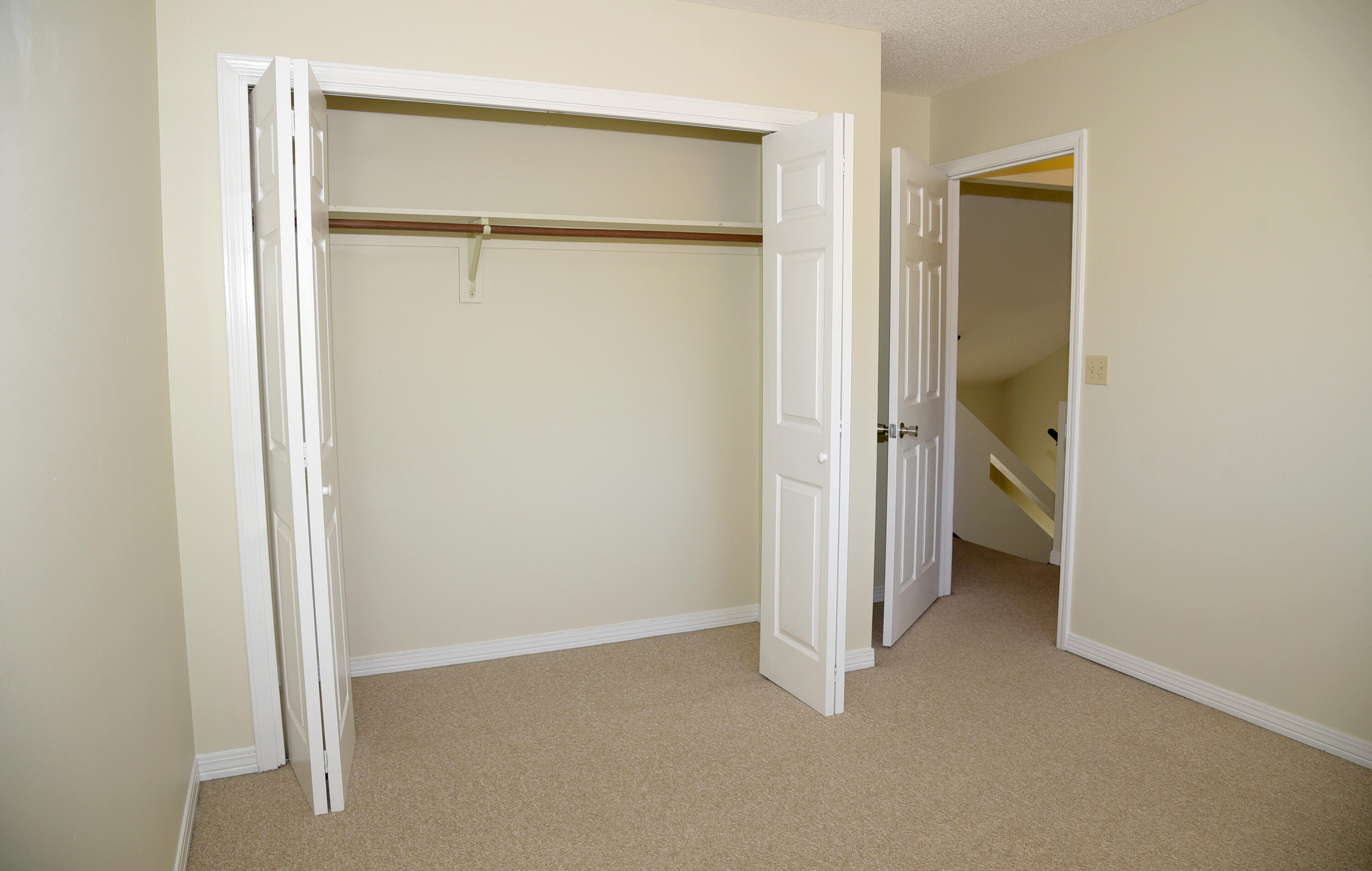 HIDDEN COVE T/H - Residential