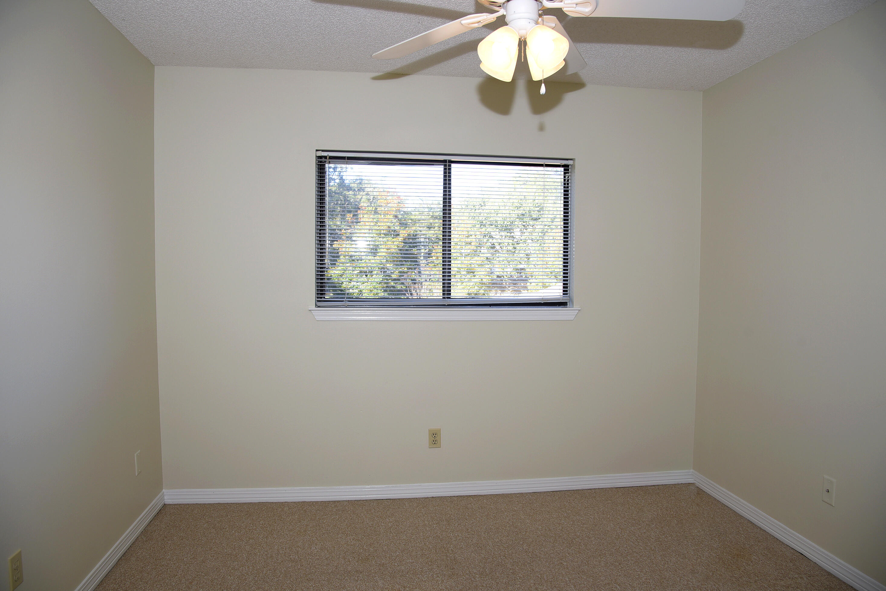 HIDDEN COVE T/H - Residential