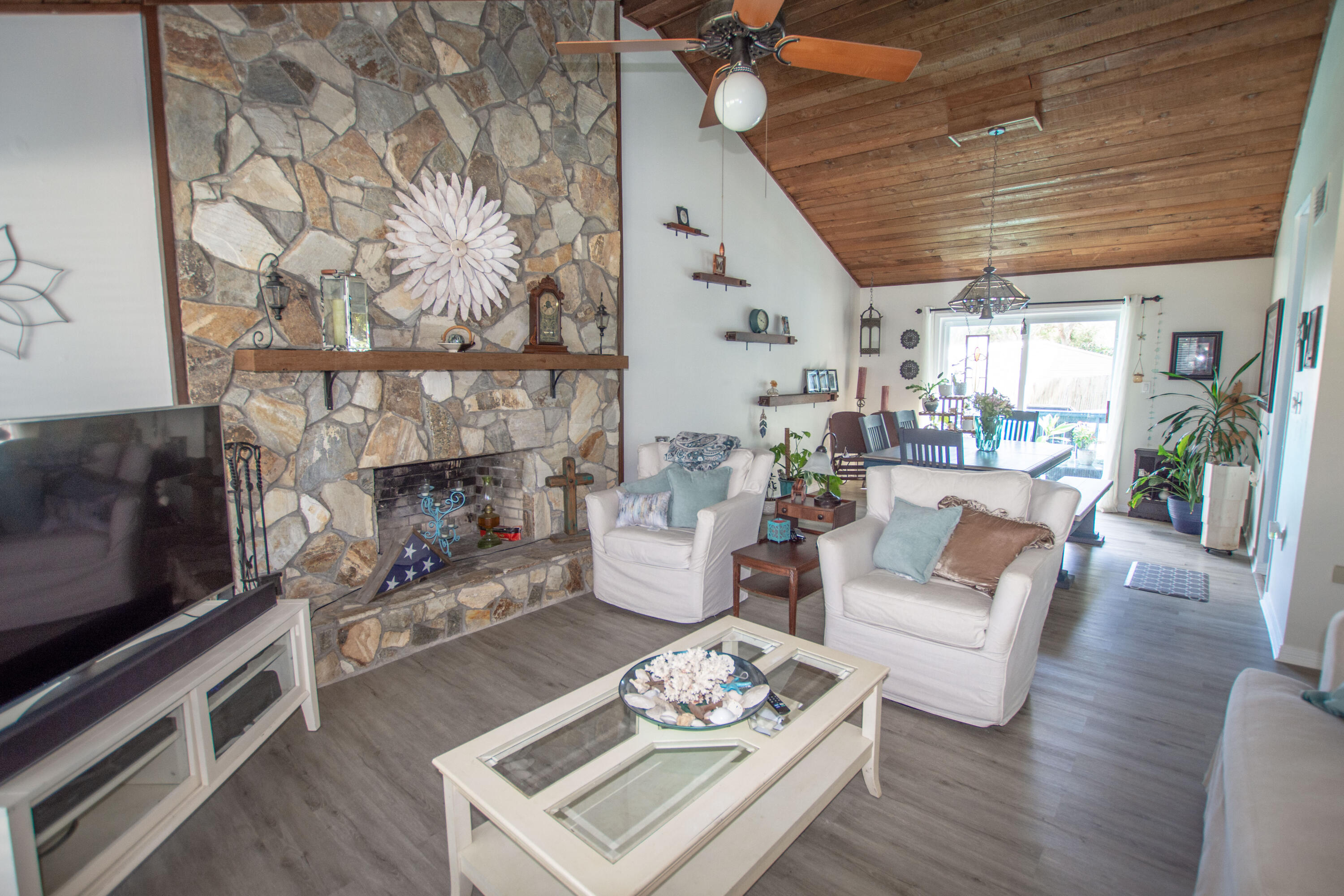 LAKE LORRAINE ESTATES 3 - Residential