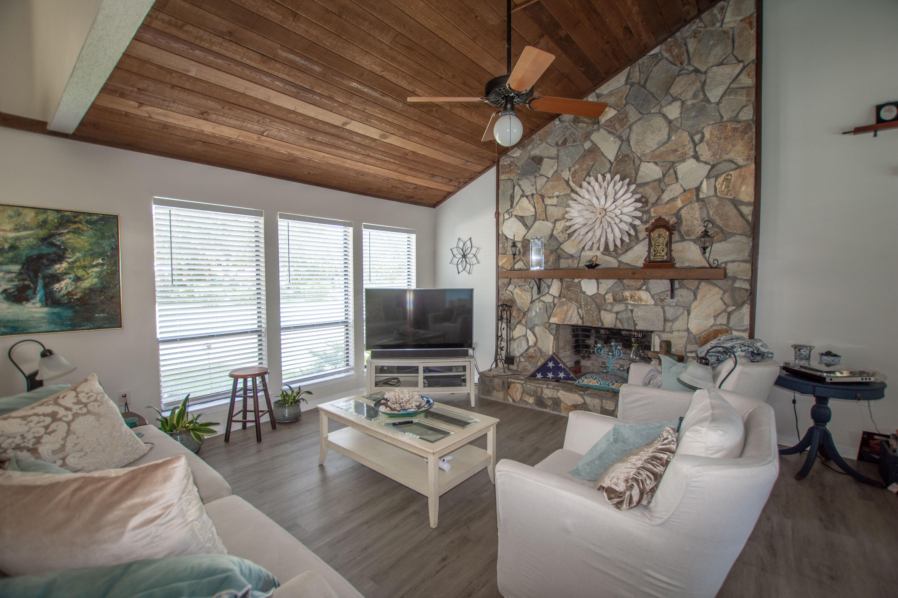 LAKE LORRAINE ESTATES 3 - Residential