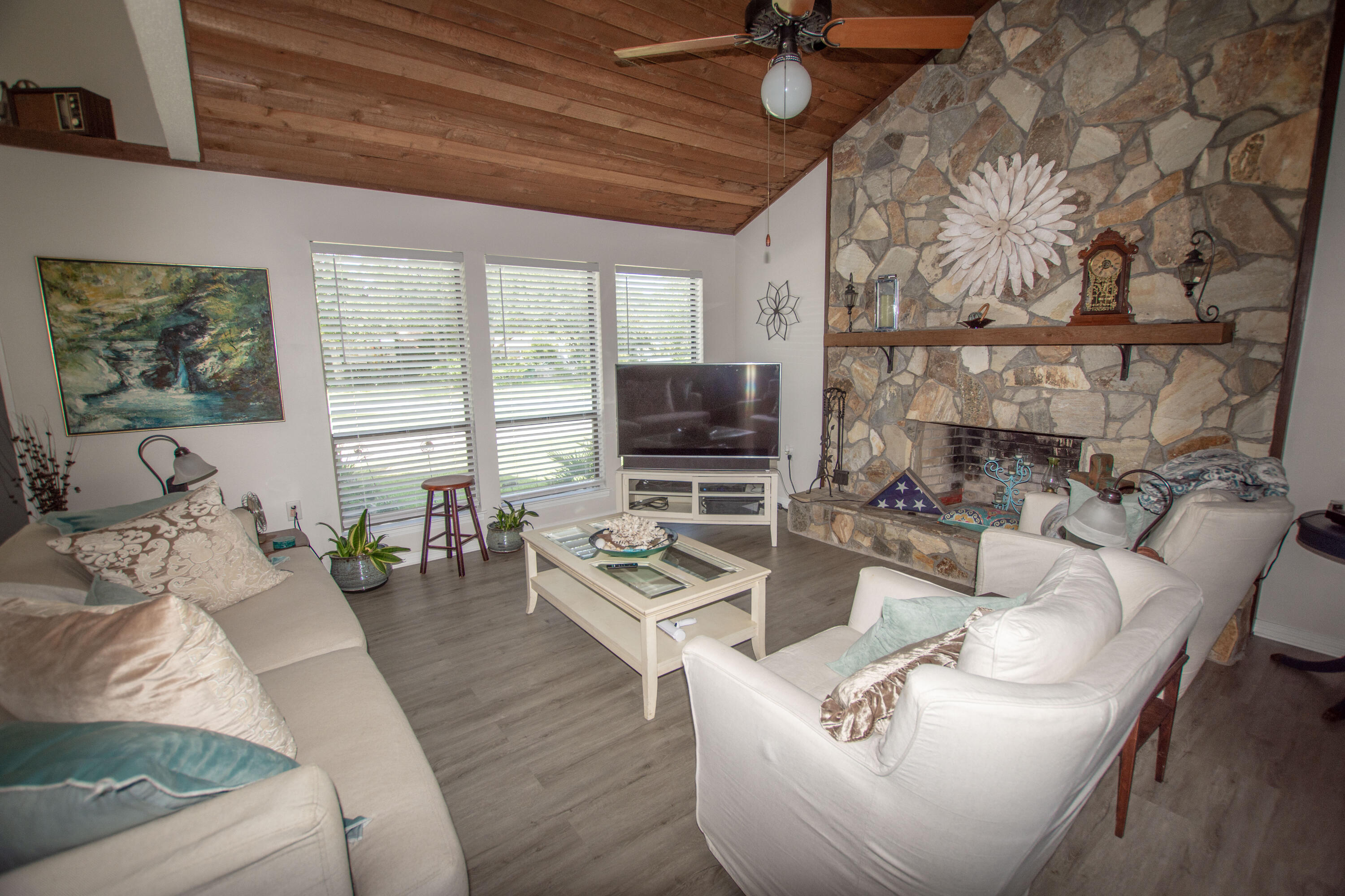 LAKE LORRAINE ESTATES 3 - Residential