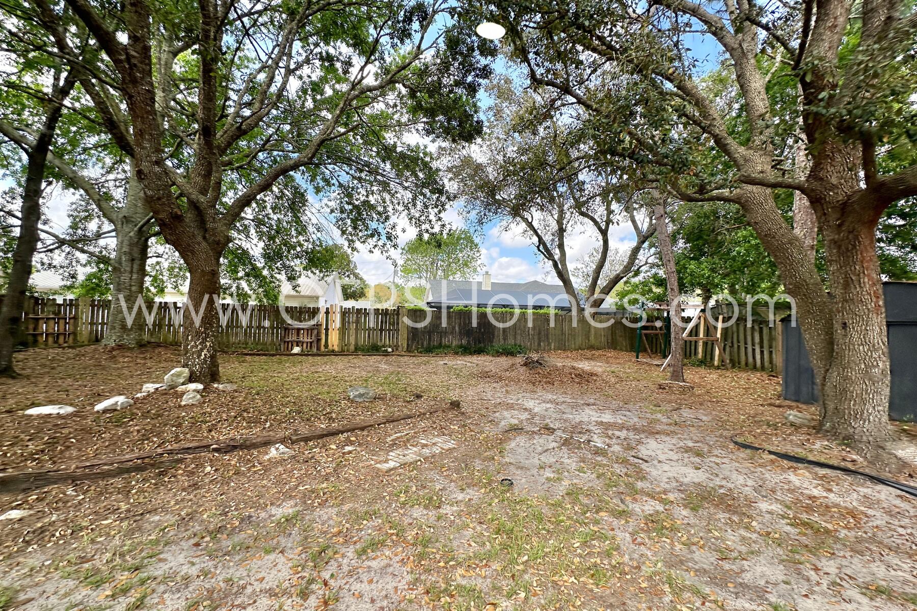 COUNTRY BREEZE EAST - Residential Lease
